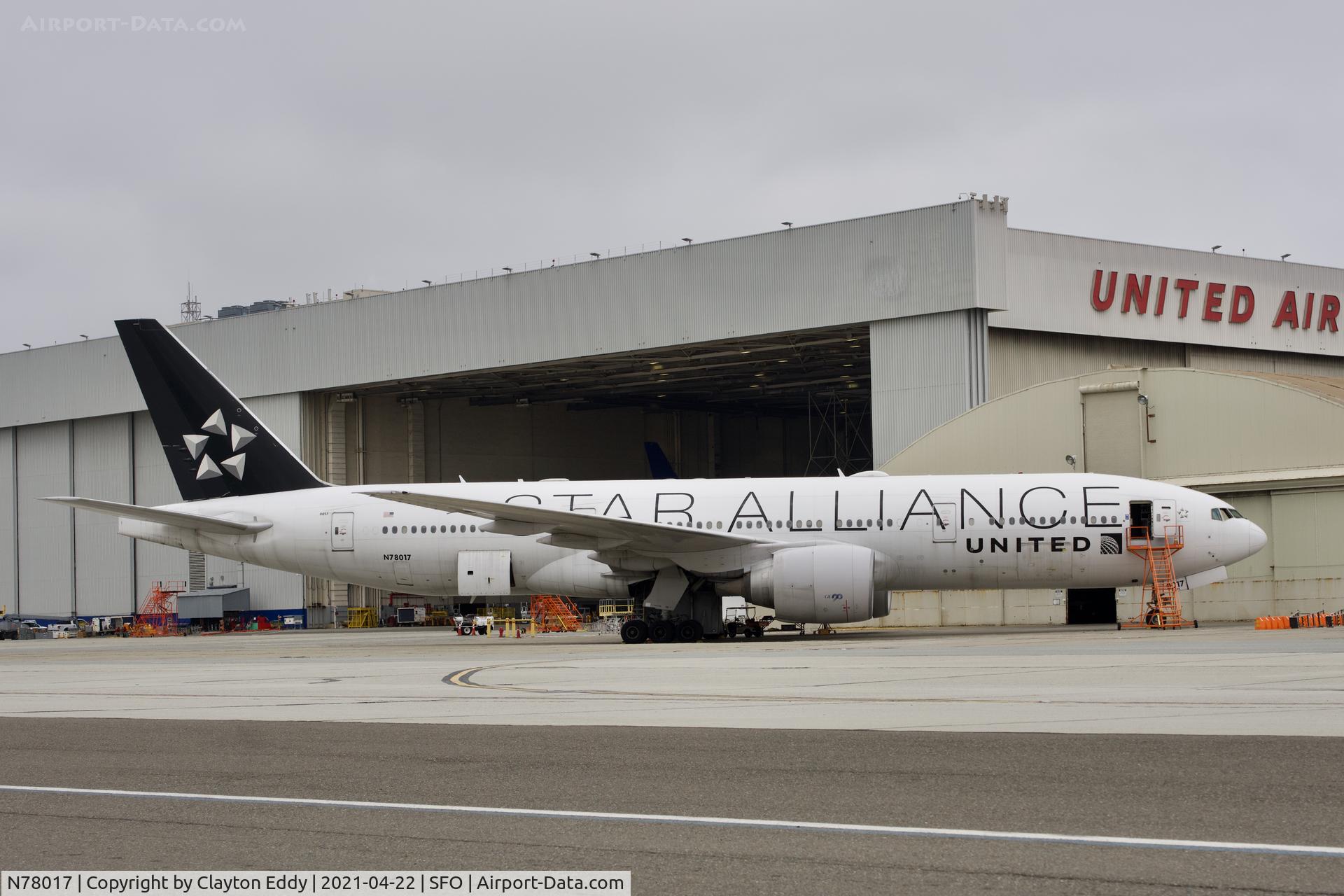 N78017, 2002 Boeing 777-224 (ER) C/N 31679, SFO 2021.