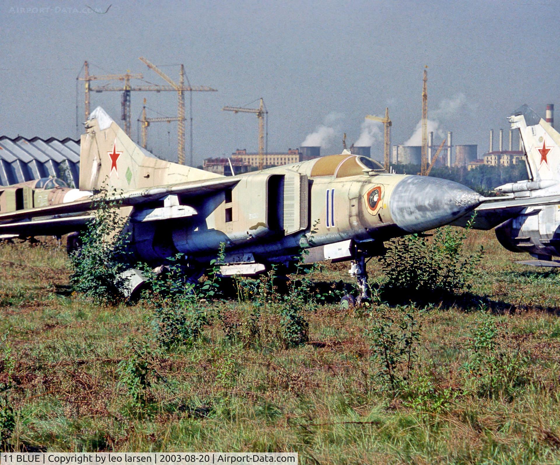 11 BLUE, Mikoyan-Gurevich MIG-23 MF C/N 09445, Kodinka Museum Moscow 20.8.2003