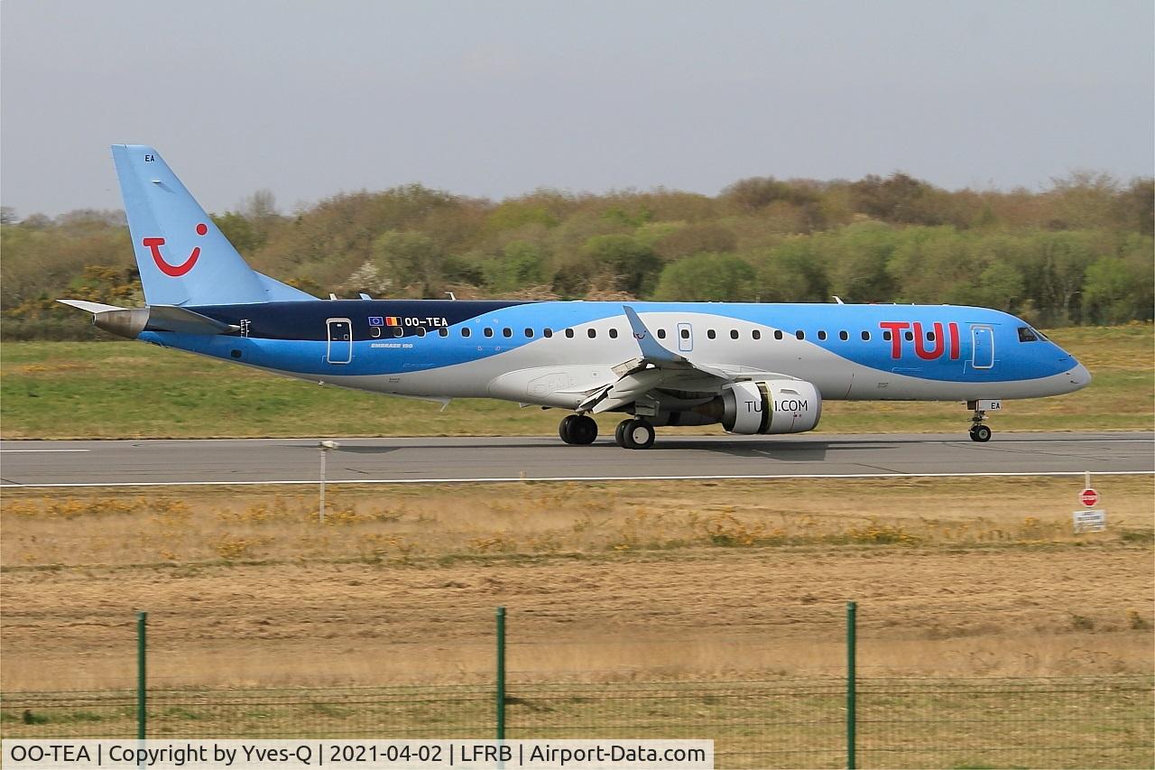 OO-TEA, 2014 Embraer 190LR (ERJ-190-100LR) C/N 19000665, Embraer 190LR, Reverse thrust landing rwy 07R, Brest-Bretagne airport (LFRB-BES)