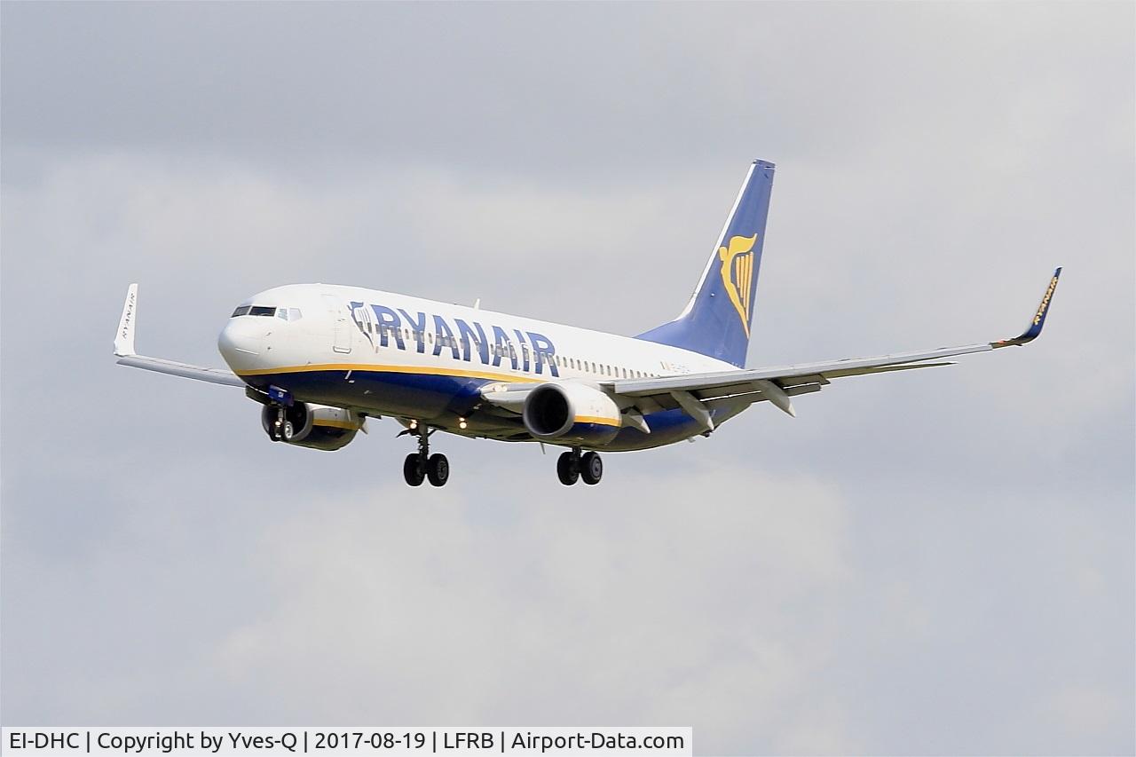 EI-DHC, 2005 Boeing 737-8AS C/N 33573, Boeing 737-8AS, Short approach rwy 25L, Brest-Bretagne airport (LFRB-BES)