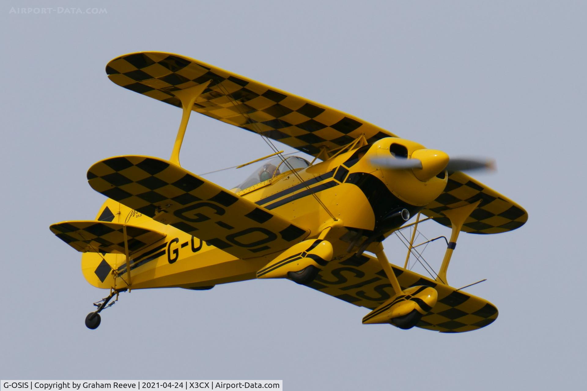 G-OSIS, 1994 Pitts S-1S Special C/N PFA 009-12043, Landing at Northrepps.