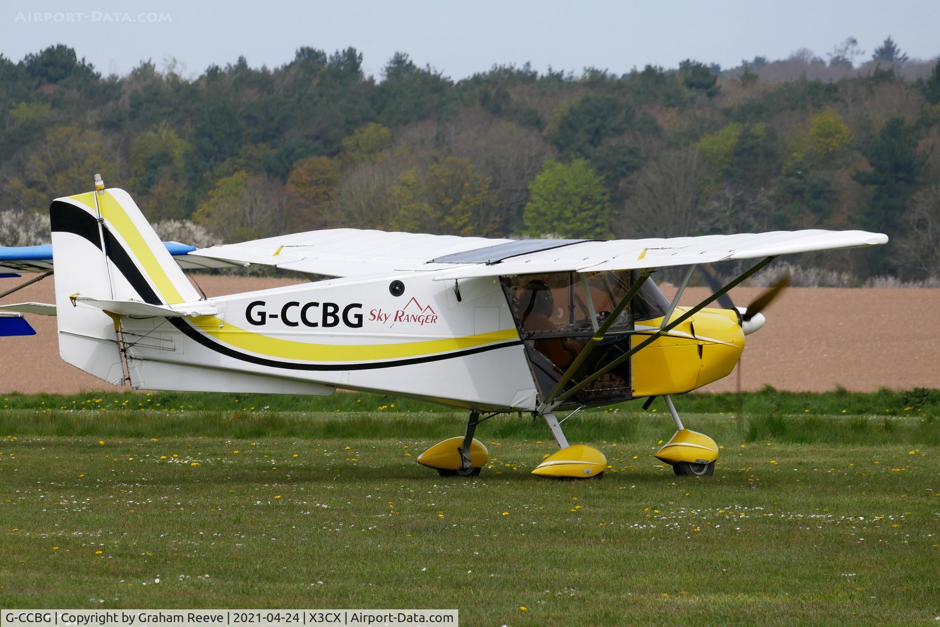 G-CCBG, 2002 Best Off Skyranger 912(2) C/N BMAA/HB/240, Just landed at Northrepps.