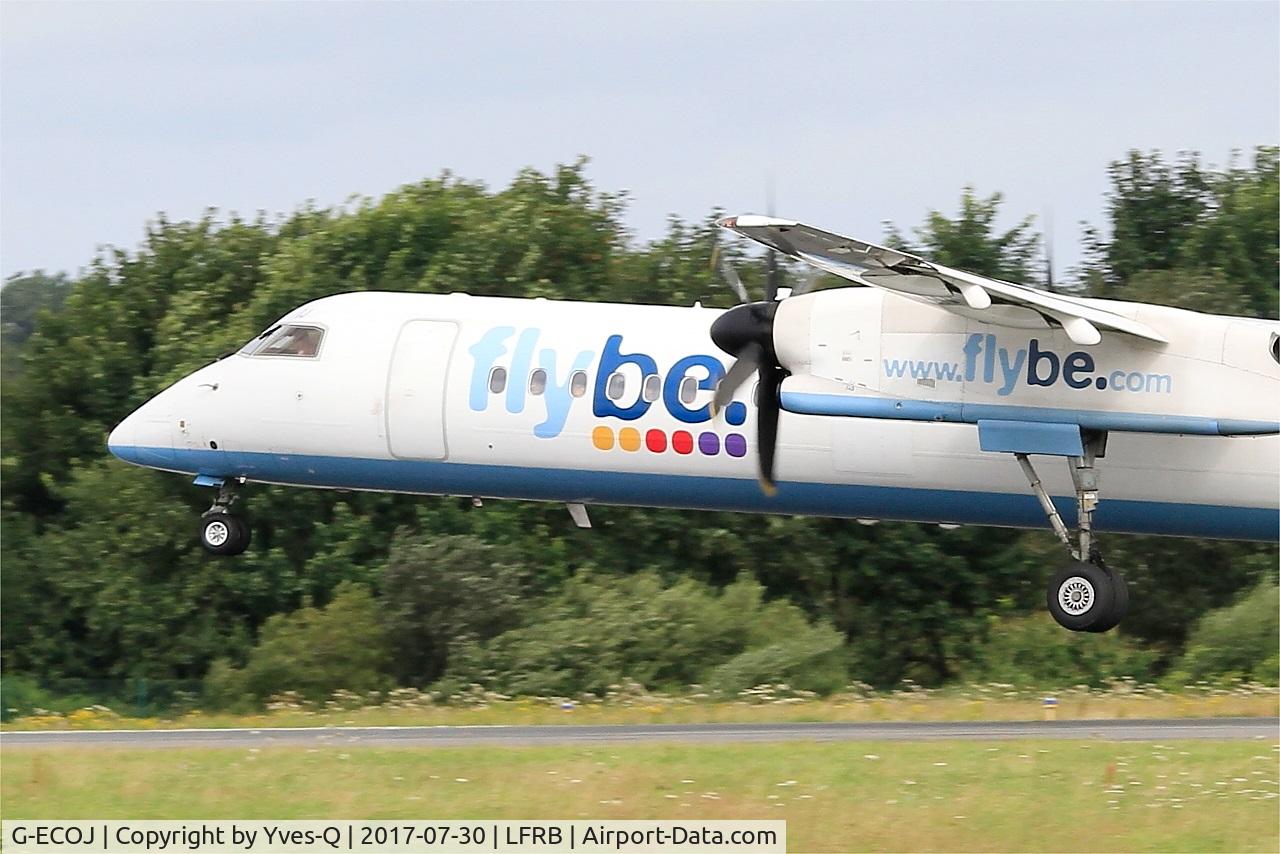 G-ECOJ, 2008 De Havilland Canada DHC-8-402Q Dash 8 C/N 4229, De Havilland Canada DHC-8-402Q Dash 8, Landing rwy 25L, Brest-Bretagne airport (LFRB-BES)