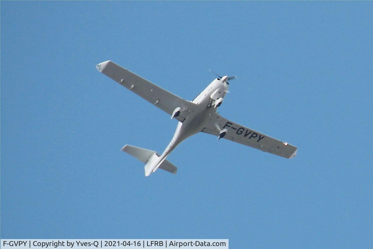 F-GVPY, 2007 Diamond DA-40 TDI Diamond Star C/N D4.292, Diamond DA-40 TDI Diamond Star, Crossing axis, Brest-Bretagne Airport (LFRB-BES)