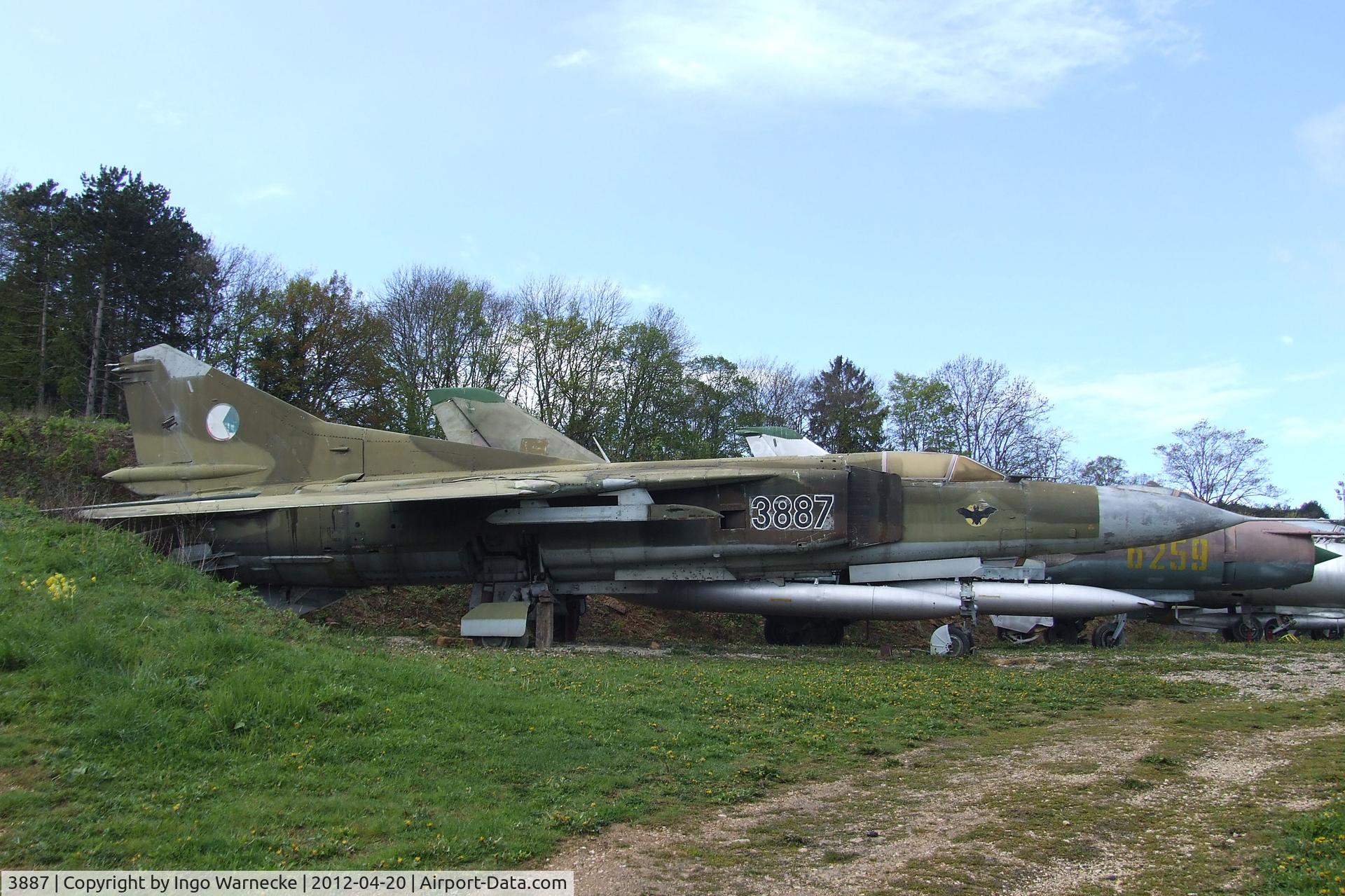 3887, Mikoyan-Gurevich MiG-23MF C/N 0390213887, Mikoyan i Gurevich MiG-23MF FLOGGER-B at the Musee de l'Aviation du Chateau, Savigny-les-Beaune