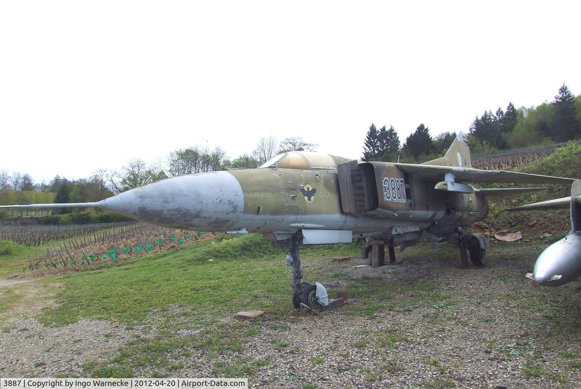 3887, Mikoyan-Gurevich MiG-23MF C/N 0390213887, Mikoyan i Gurevich MiG-23MF FLOGGER-B at the Musee de l'Aviation du Chateau, Savigny-les-Beaune