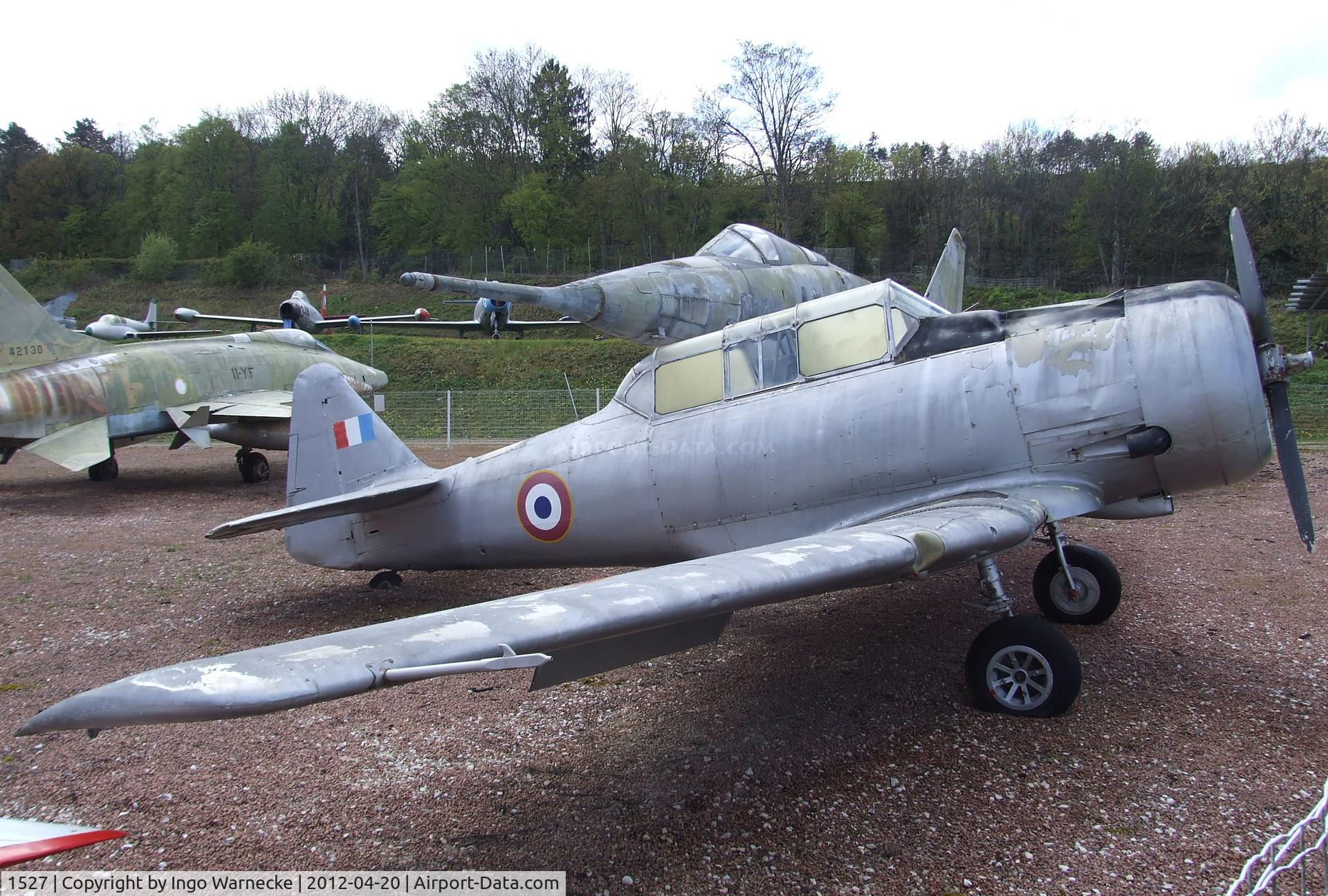 1527, North American AT-6C Harvard IIA C/N 88-10675, North American AT-6C Harvard IIA at the Musee de l'Aviation du Chateau, Savigny-les-Beaune