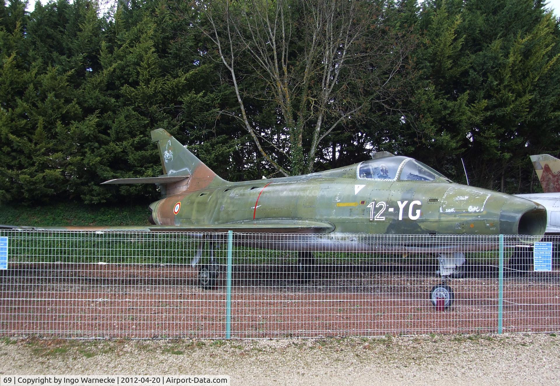 69, Dassault Super Mystere B.2 C/N 69, Dassault Super Mystere B.2 at the Musee de l'Aviation du Chateau, Savigny-les-Beaune