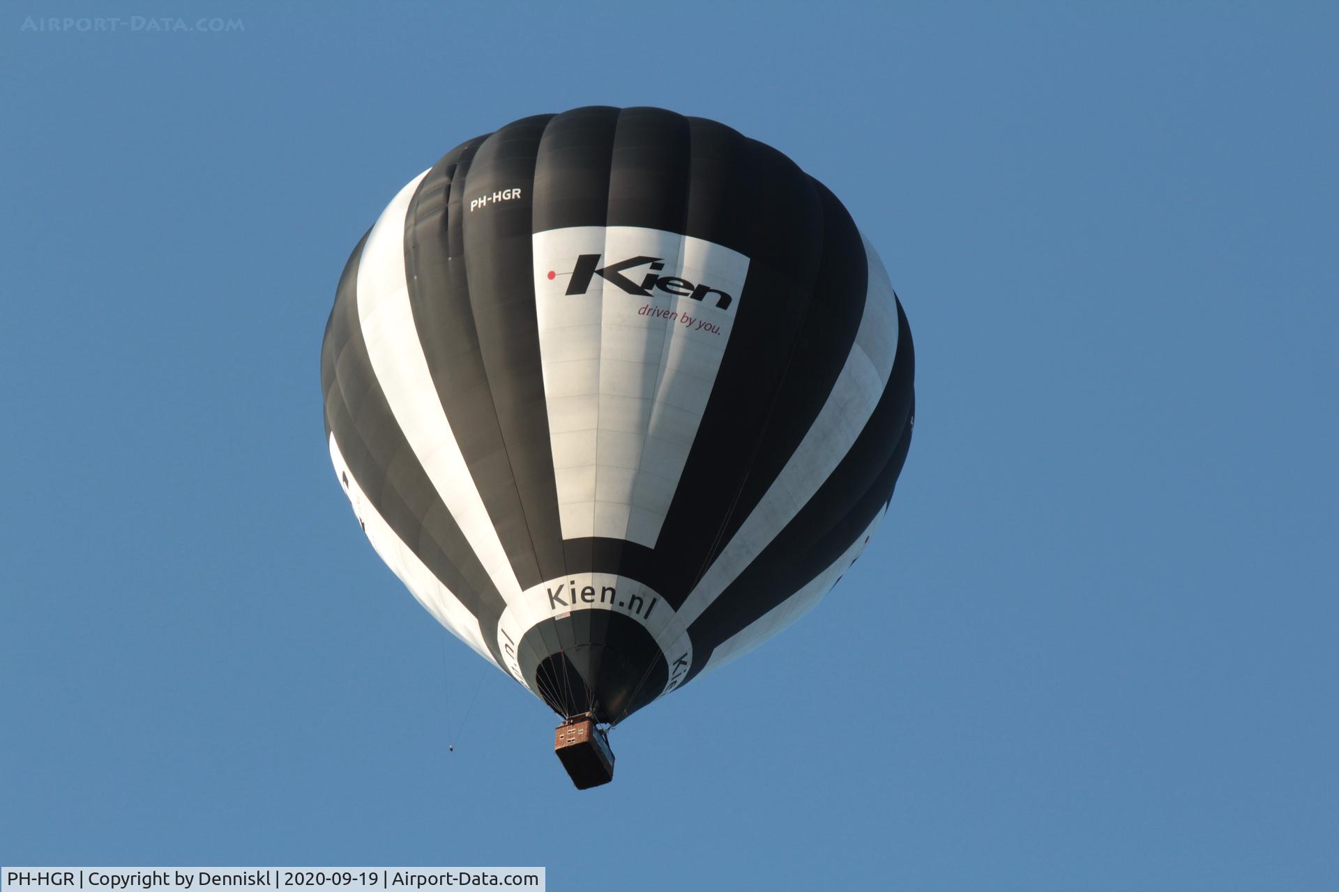 PH-HGR, 2009 Cameron Balloons Z-275 C/N 11248, A hot air baloon above Arnhem, The Netherlands