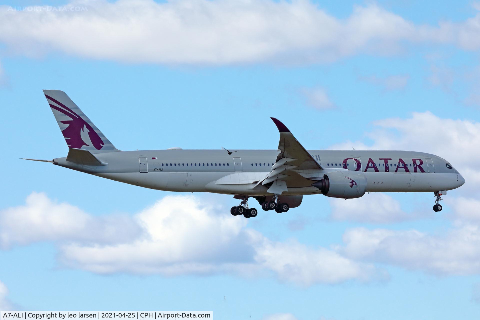 A7-ALI, 2016 Airbus A350-941 C/N 021, Copenhagen 25.4.2021 L/D R-04R