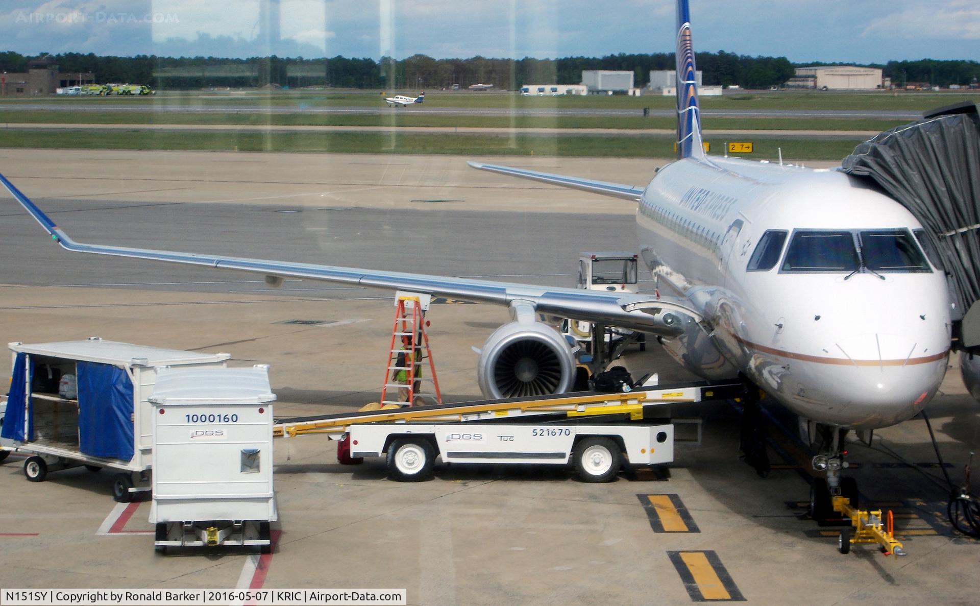 N151SY, 2015 Embraer 175LR (ERJ-170-200LR) C/N 17000503, Gate Richmond, VA