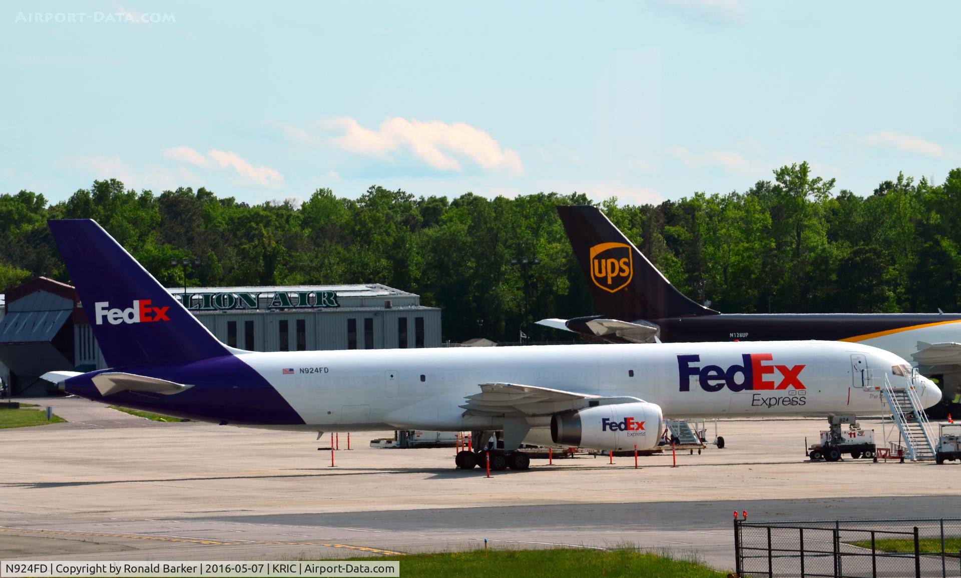 N924FD, 1993 Boeing 757-204 C/N 26267, Parked Richmond, VA