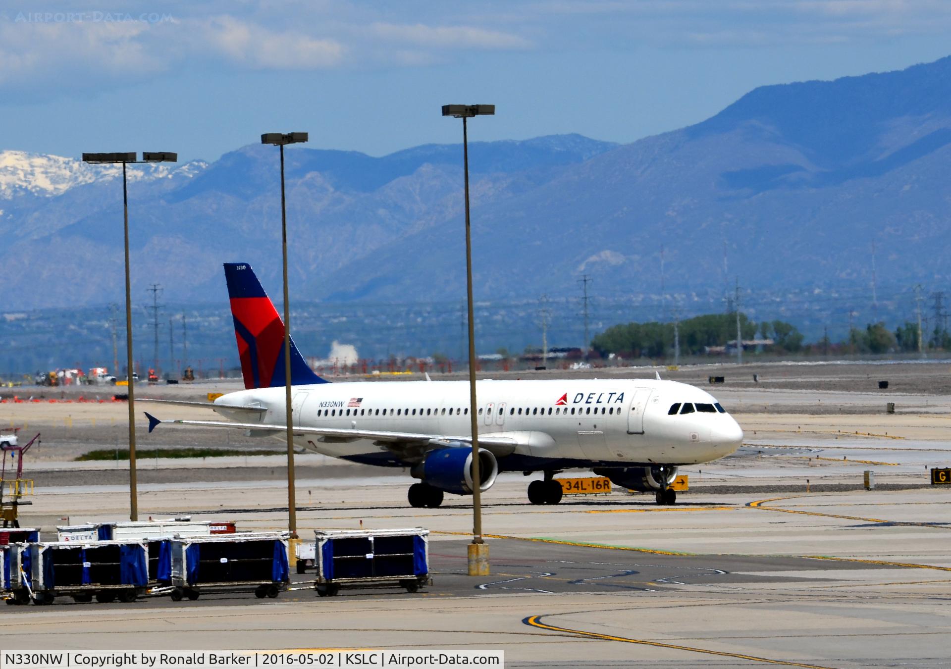 N330NW, 1992 Airbus A320-211 C/N 307, Taxi SLC