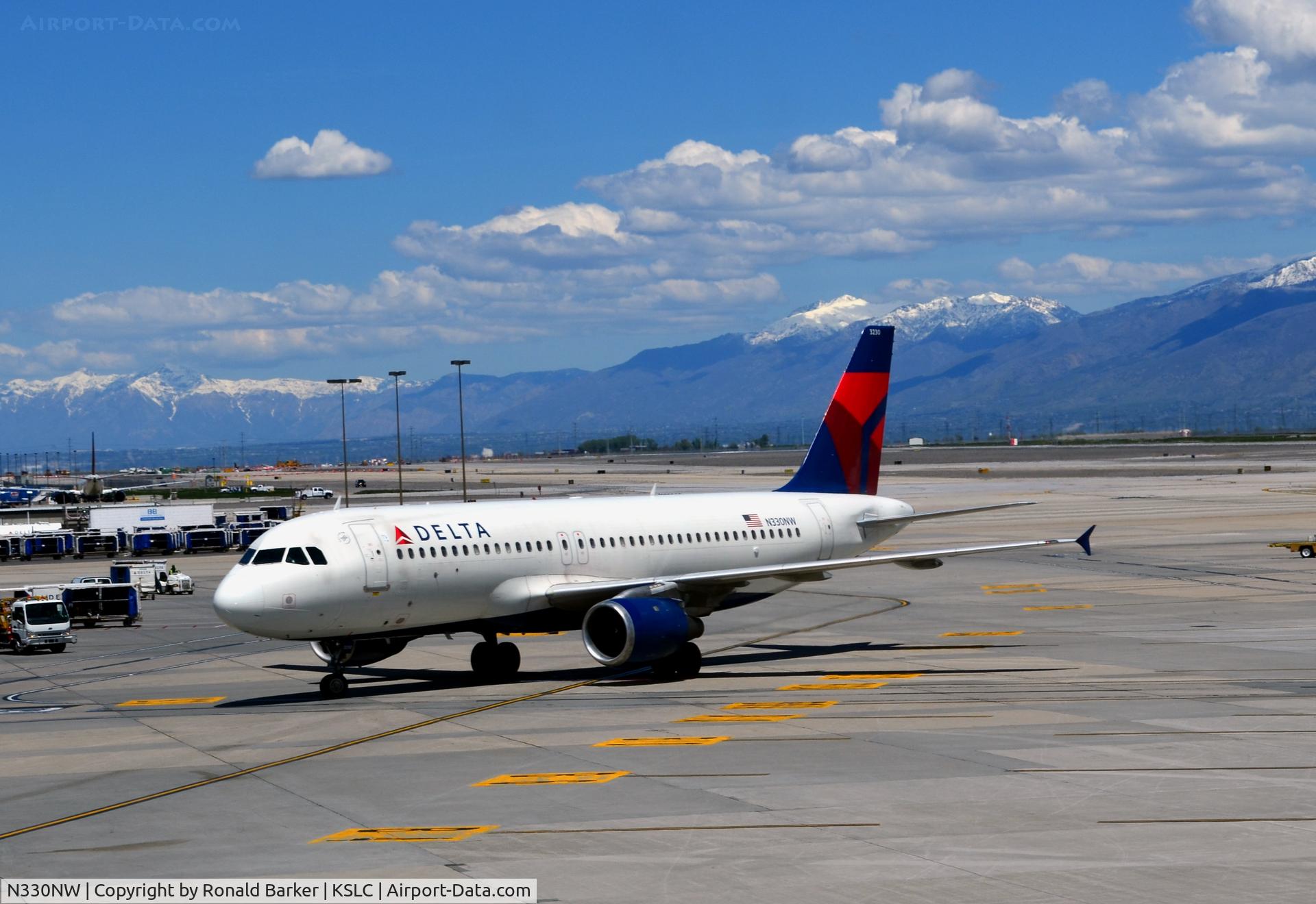 N330NW, 1992 Airbus A320-211 C/N 307, Taxi SLC