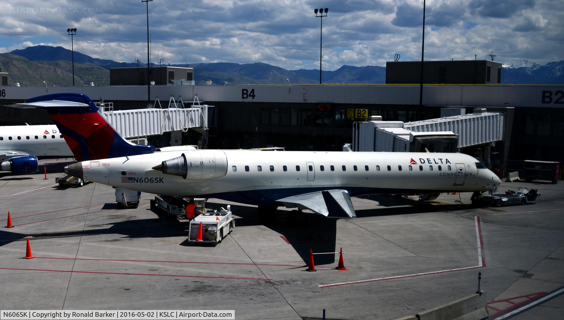 N606SK, 2006 Bombardier CRJ-700 (CL-600-2C10) Regional Jet C/N 10250, Gate B2 SLC