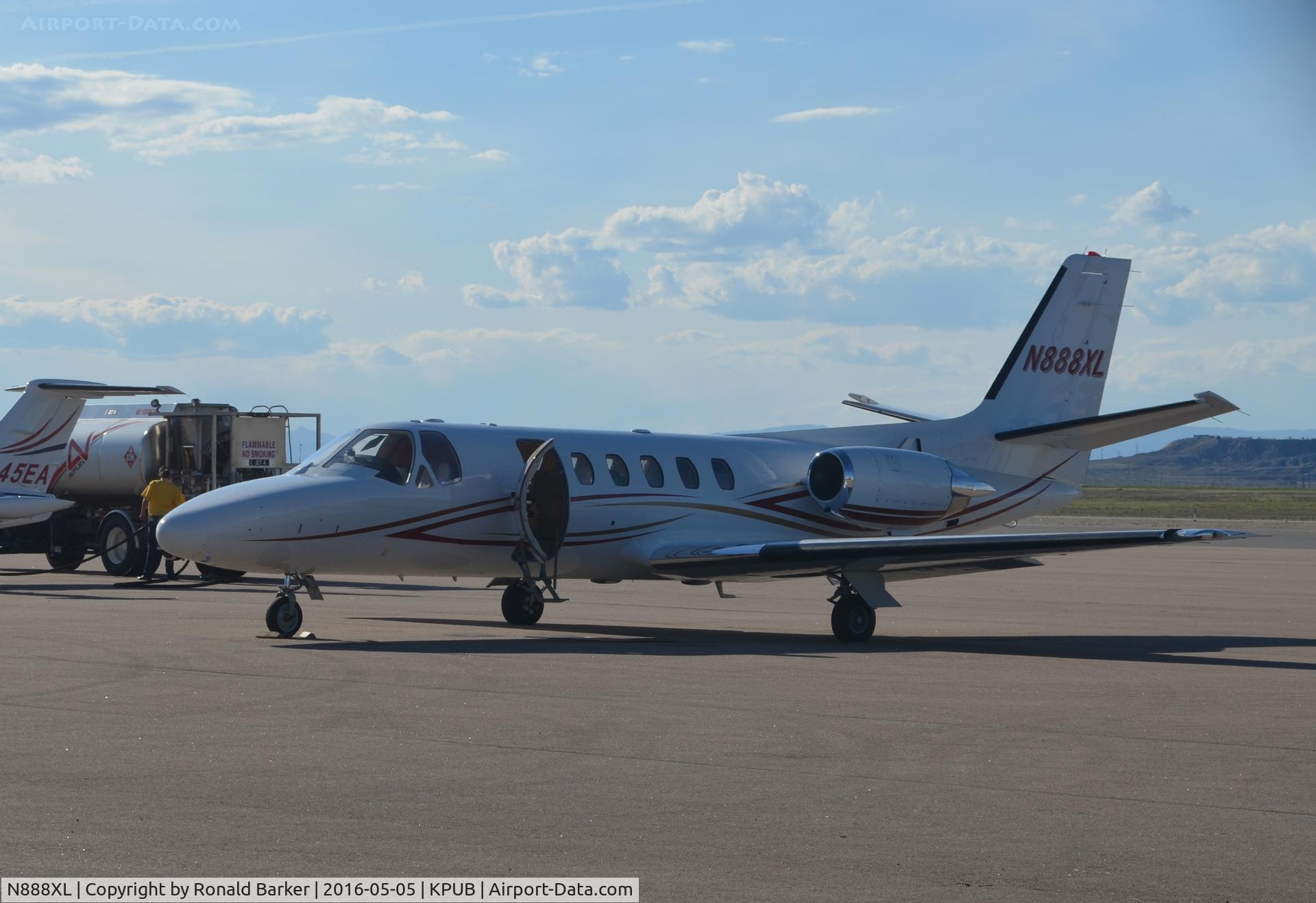 N888XL, 1989 Cessna 550 Citation II C/N 550-0598, Parked Pueblo