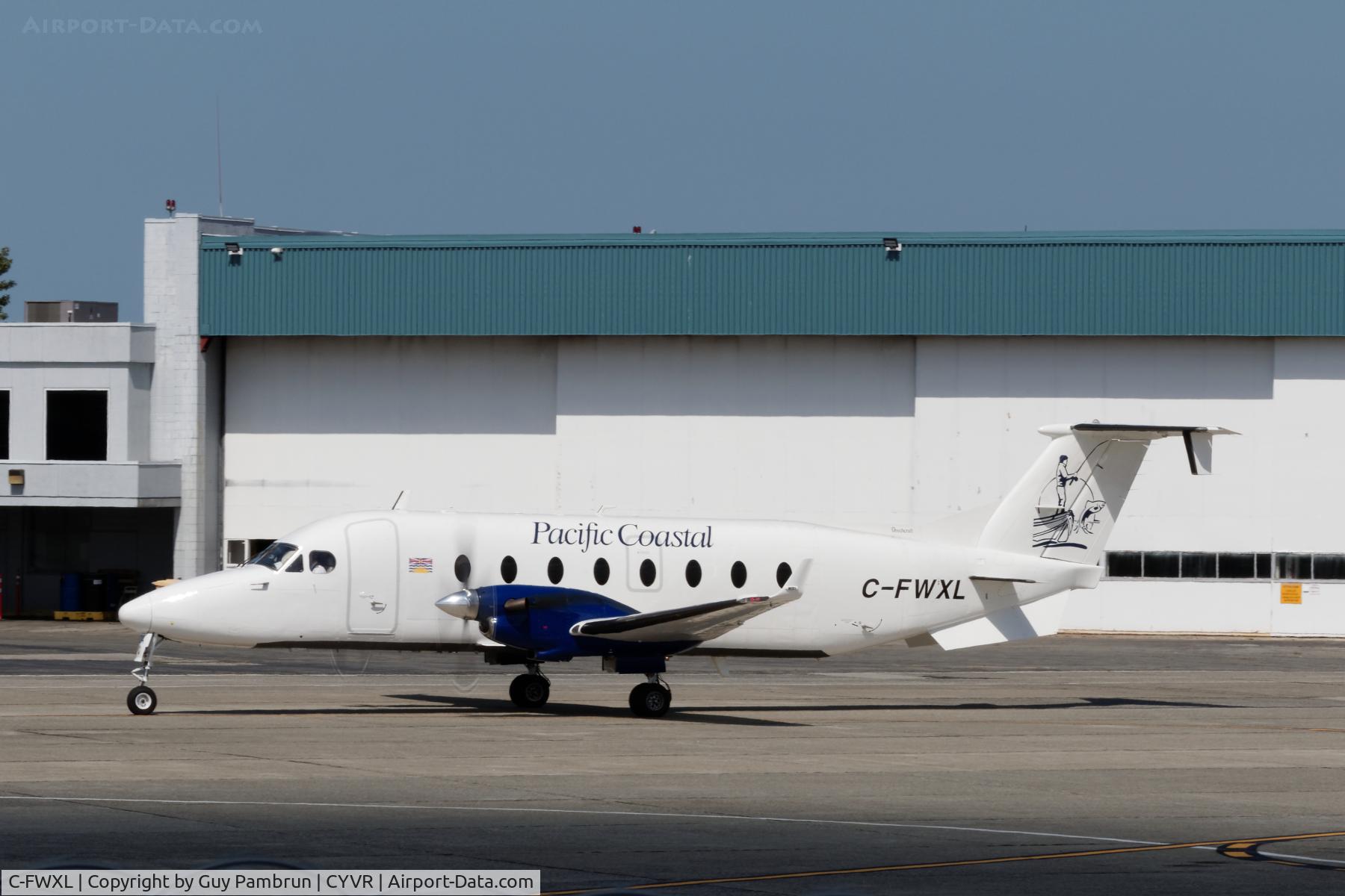 C-FWXL, 1992 Beech 1900D C/N UE-5, Just arrived.