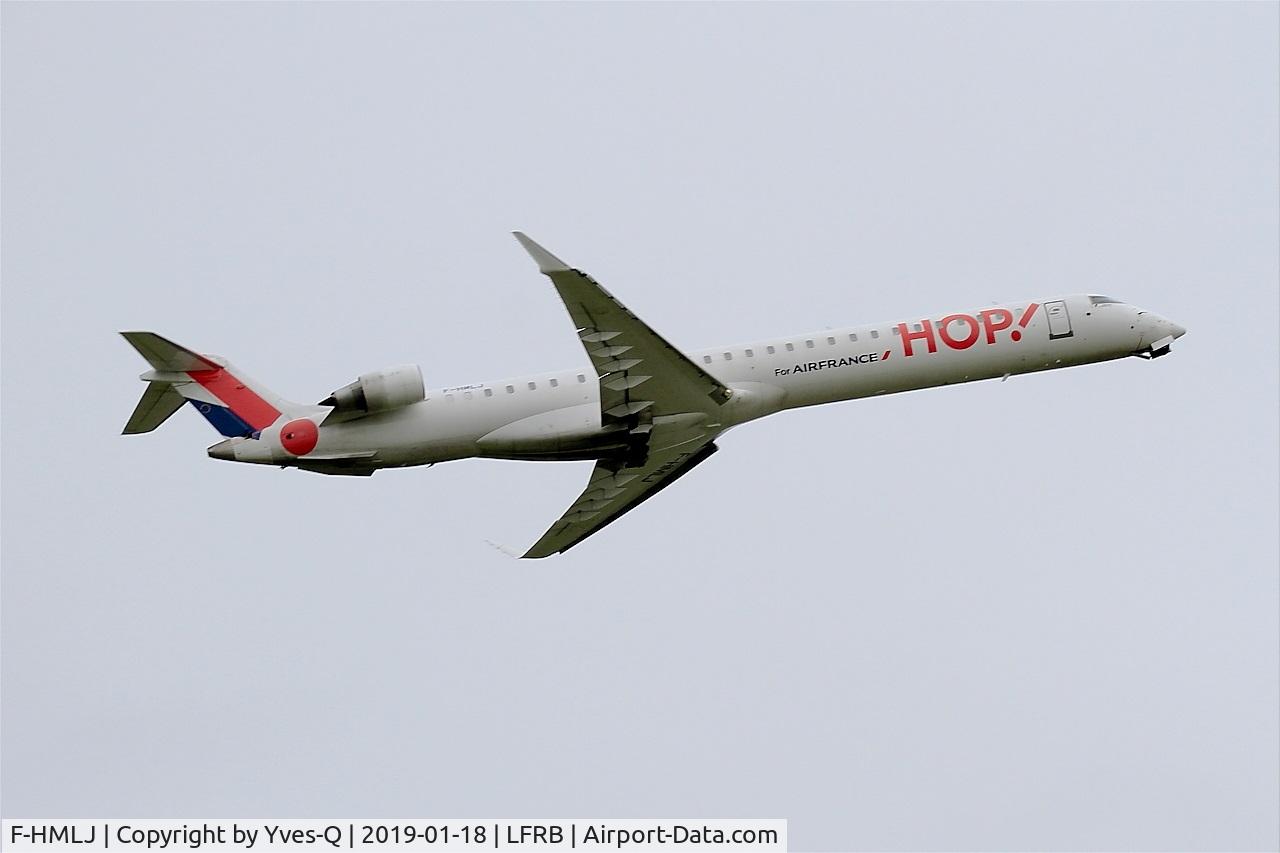 F-HMLJ, 2011 Bombardier CRJ-1000EL NG (CL-600-2E25) C/N 19015, Bombardier CRJ-1000EL NG, Take off rwy 07R, Brest-Bretagne Airport (LFRB-BES)