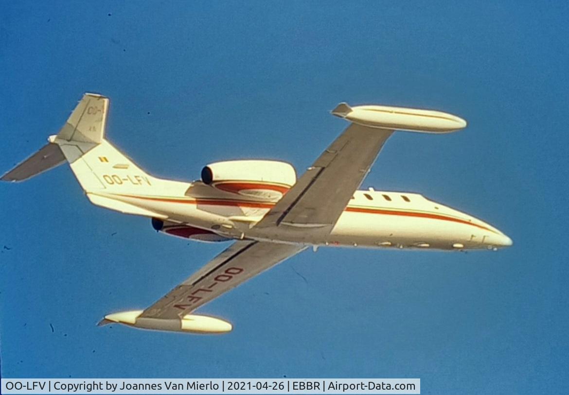 OO-LFV, 1982 Gates Learjet 35A C/N 481, Airborne BRU 07R Scan from slide