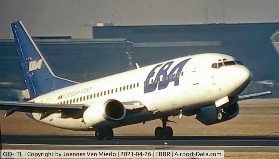 OO-LTL, 1991 Boeing 737-3M8 C/N 25041, T/O EBBR 07L ´90s