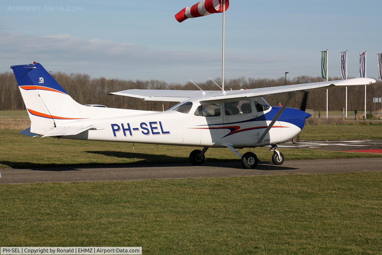 PH-SEL, 1980 Cessna 172P C/N 17274194, at ehmz