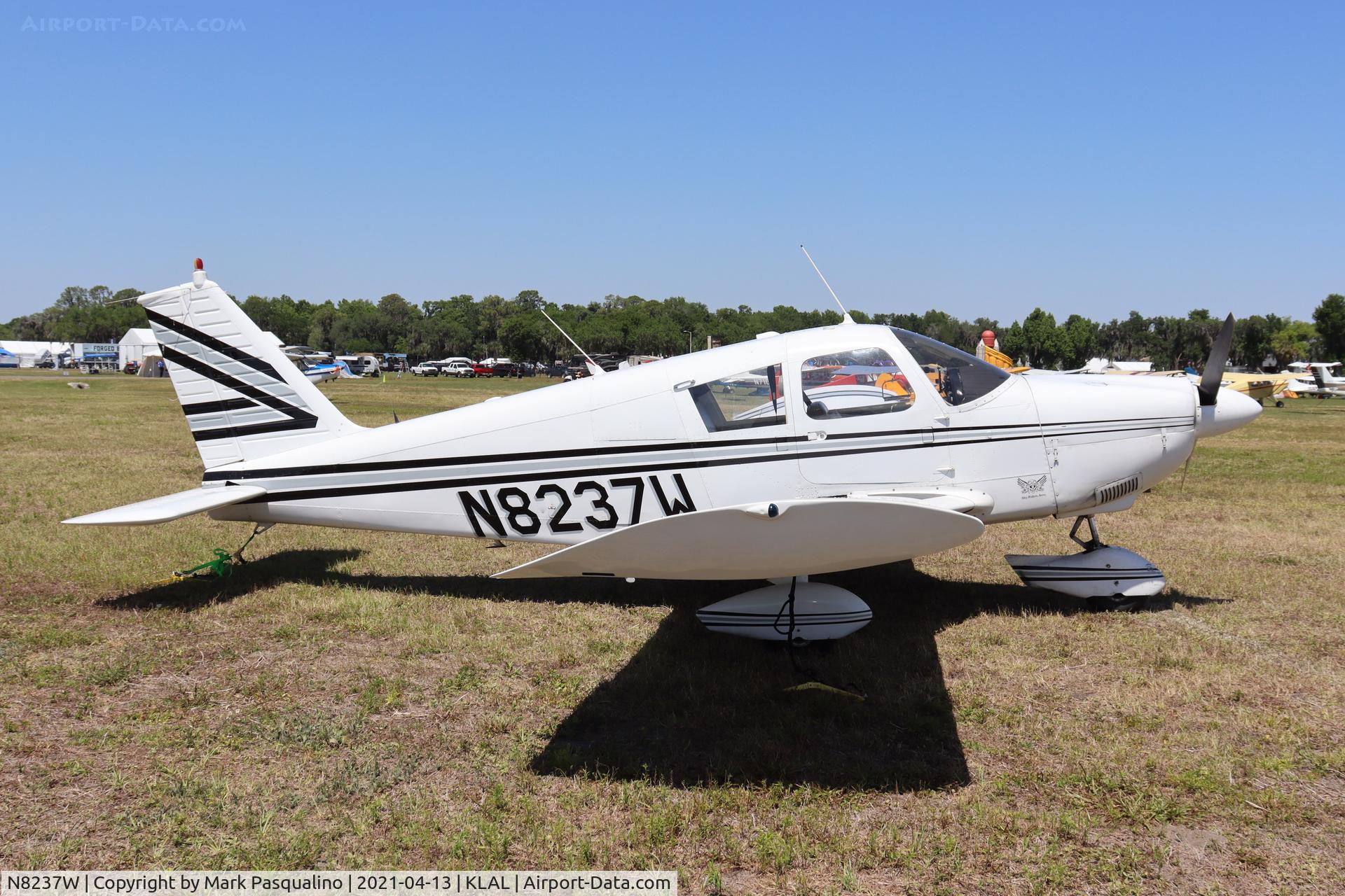 N8237W, 1965 Piper PA-28-180 C/N 28-2379, Piper PA-28-180