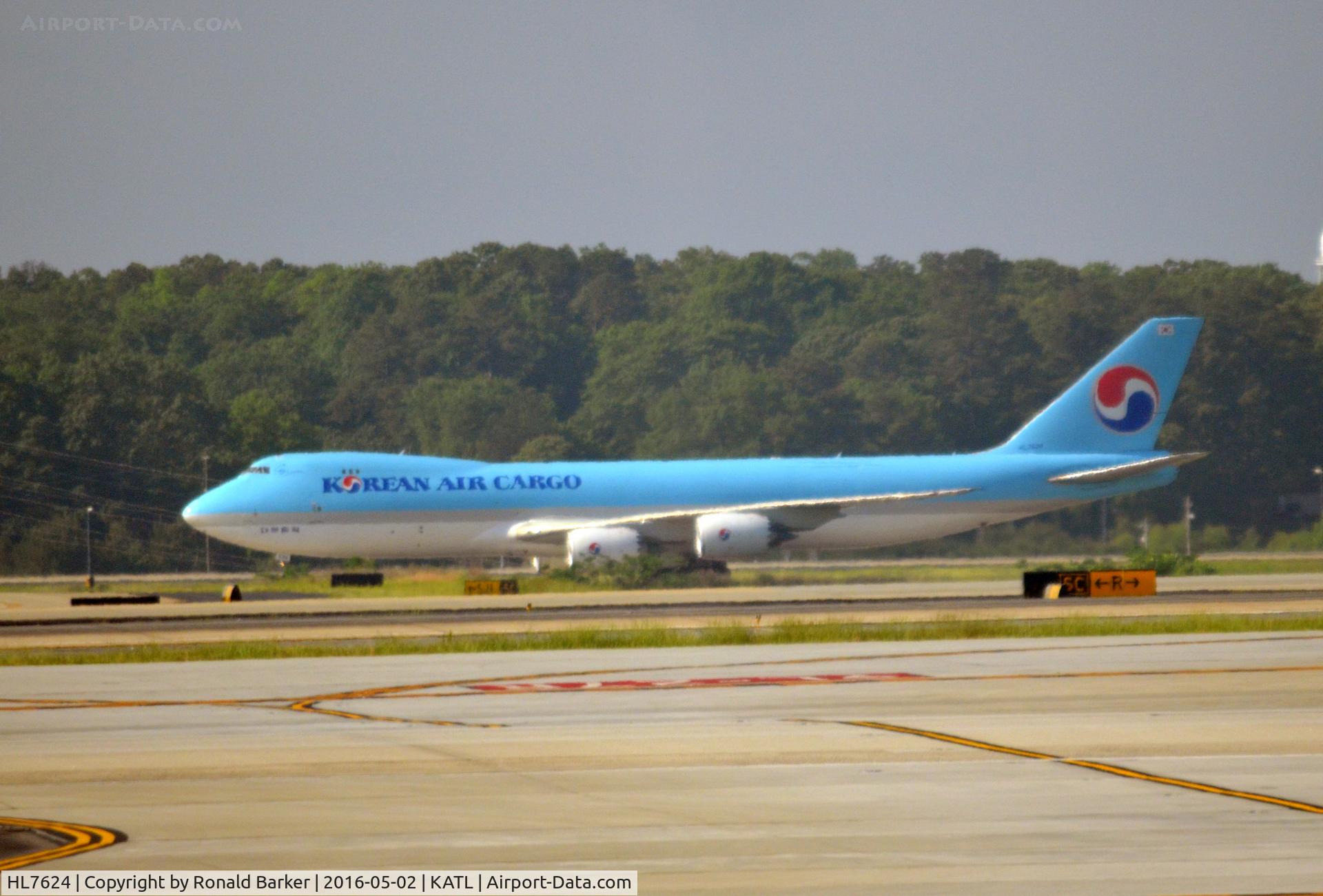 HL7624, 2013 Boeing 747-8B5F C/N 37656, Taxi to park Atlanta