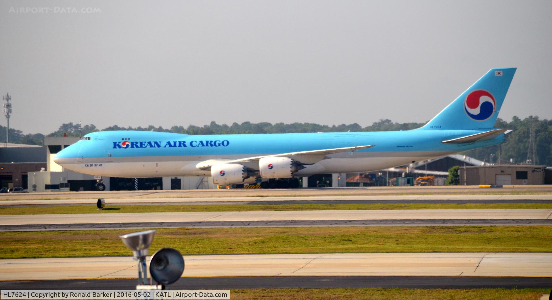 HL7624, 2013 Boeing 747-8B5F C/N 37656, Taxi to park Atlanta