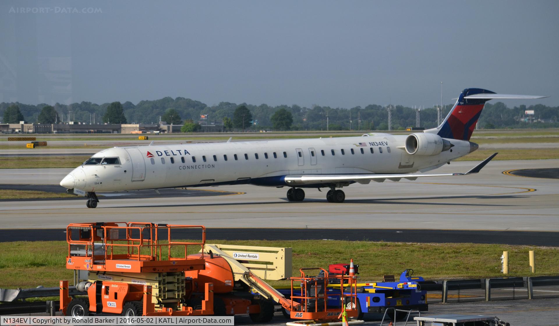 N134EV, 2009 Bombardier CRJ-900ER (CL-600-2D24) C/N 15223, Taxi Atlanta