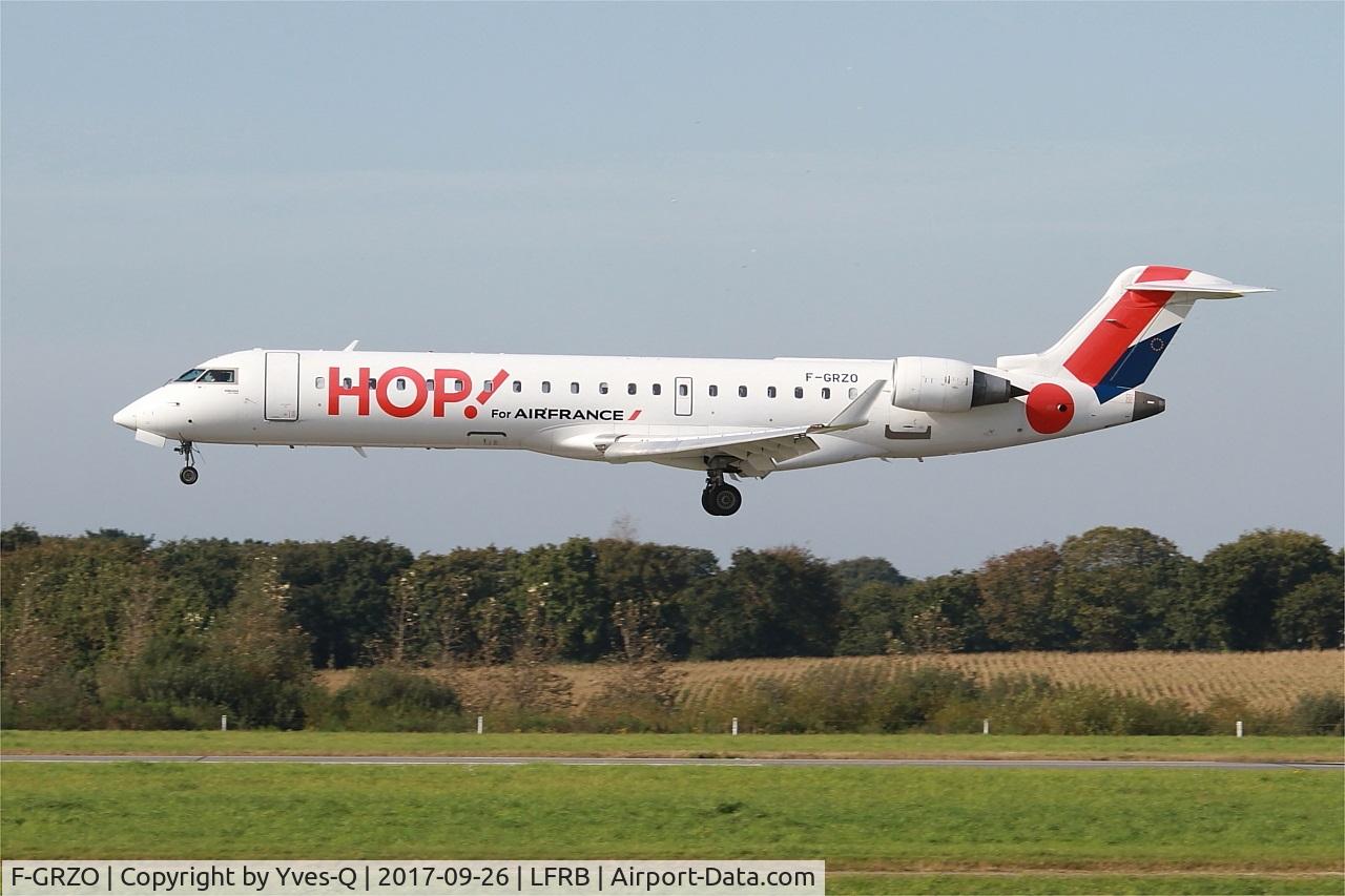 F-GRZO, 2007 Canadair CRJ-700 (CL-600-2C10) Regional Jet C/N 10265, Canadair Regional Jet CRJ-700, On final Rwy 25L, Brest-Bretagne Airport (LFRB-BES)