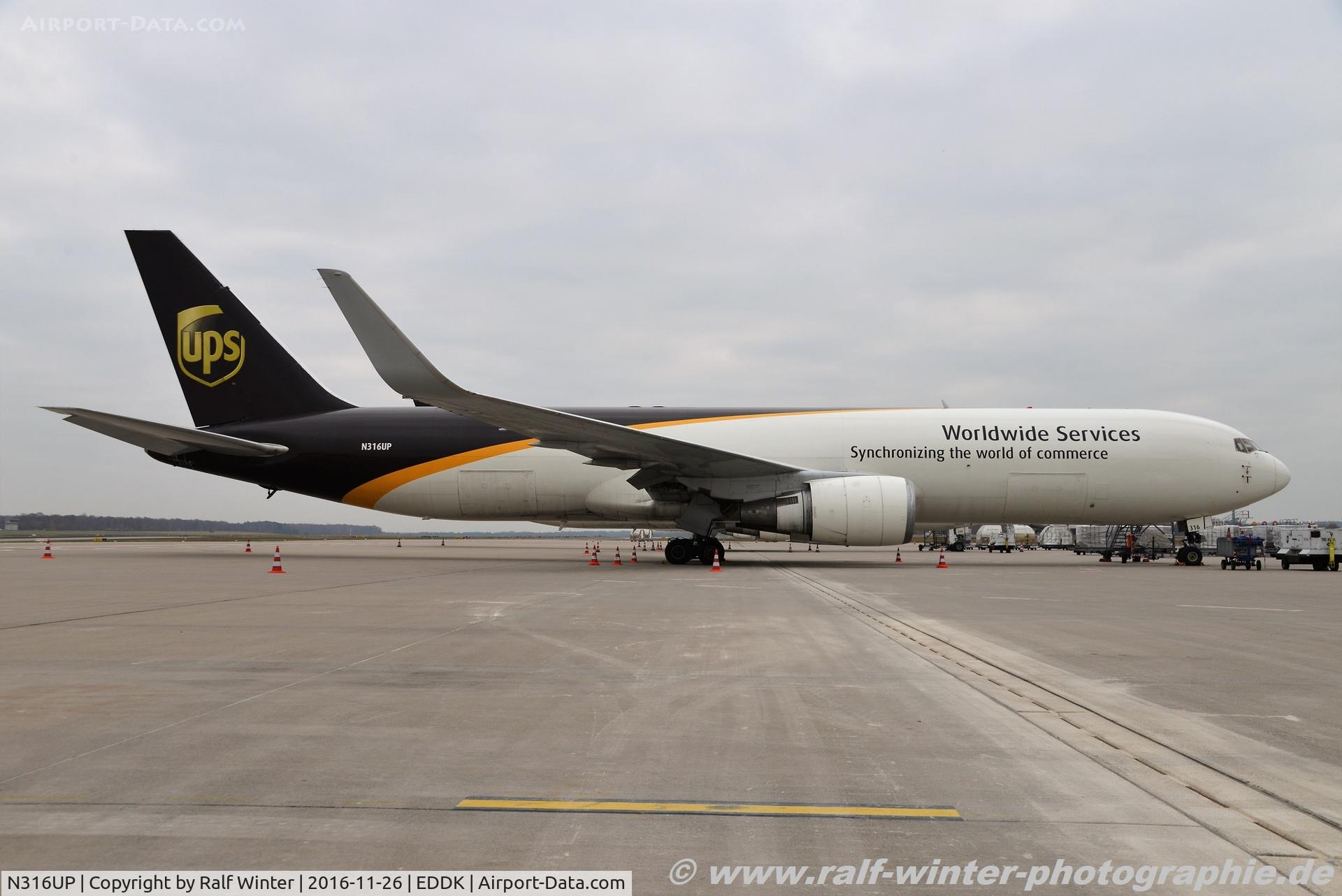 N316UP, 1997 Boeing 767-34AF C/N 27744, Boeing 767-34AF - 5X UPS United Parcel Service - 27744 - N316UP - 26.11.2016 - CGN