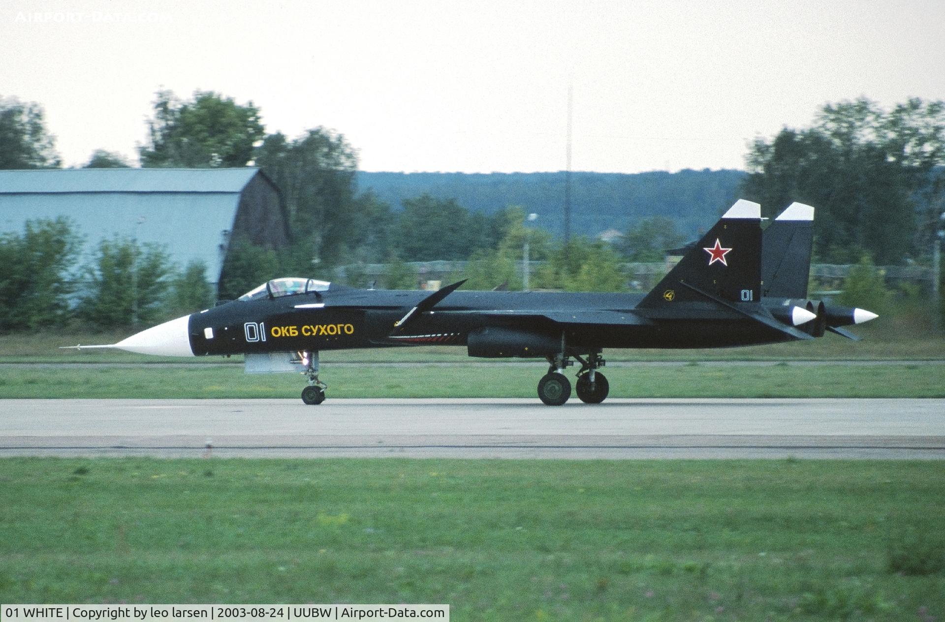 01 WHITE, 1997 Sukhoi Su-47 C/N Prototype, Zhukovsky 24.8.2003