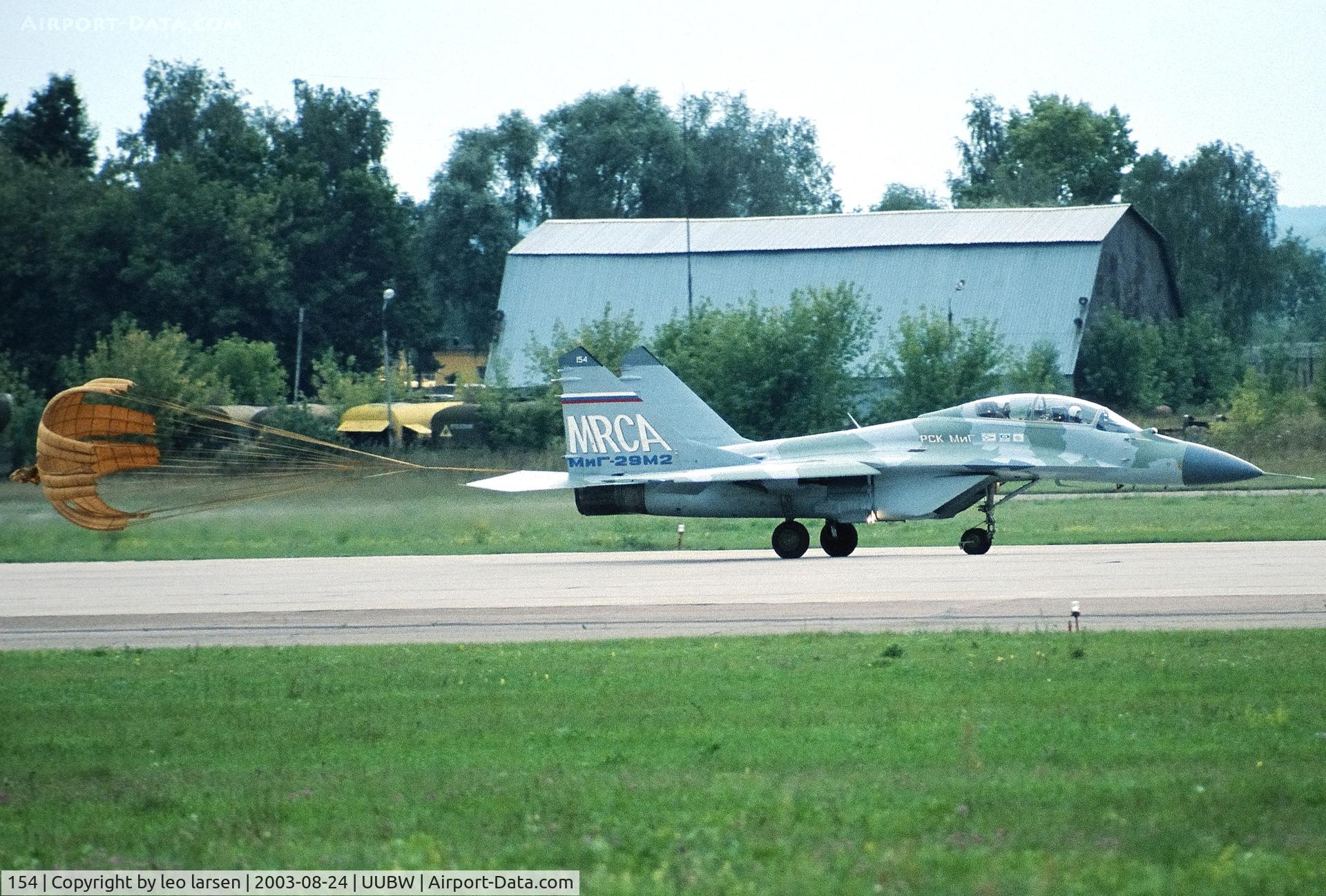 154, 1989 Mikoyan-Gurevich MIG-29M-2 C/N 2960905554, Zhukovsky 24.8.2003