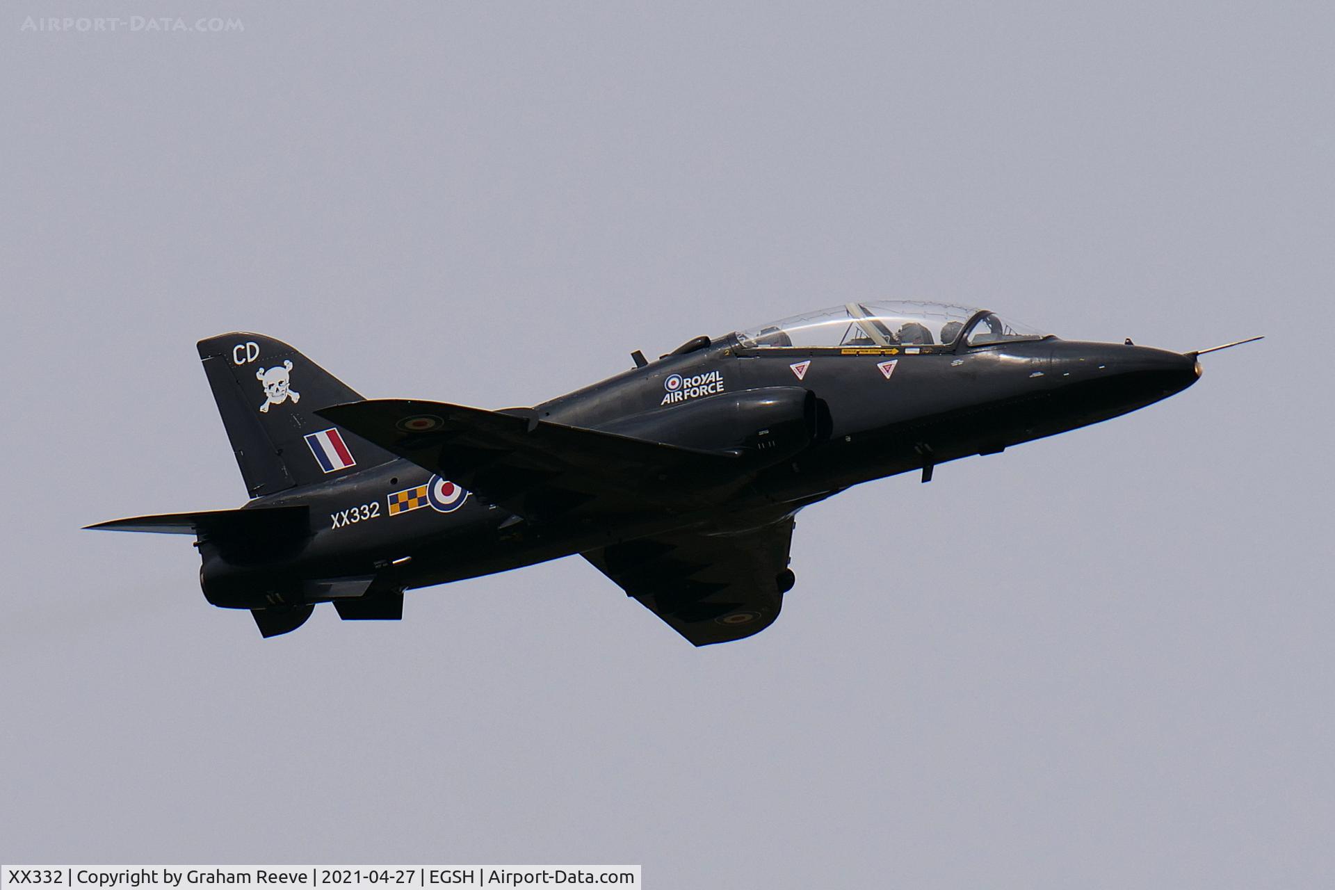 XX332, Hawker Siddeley Hawk T.1A C/N 41H-32156, Departing from Norwich.