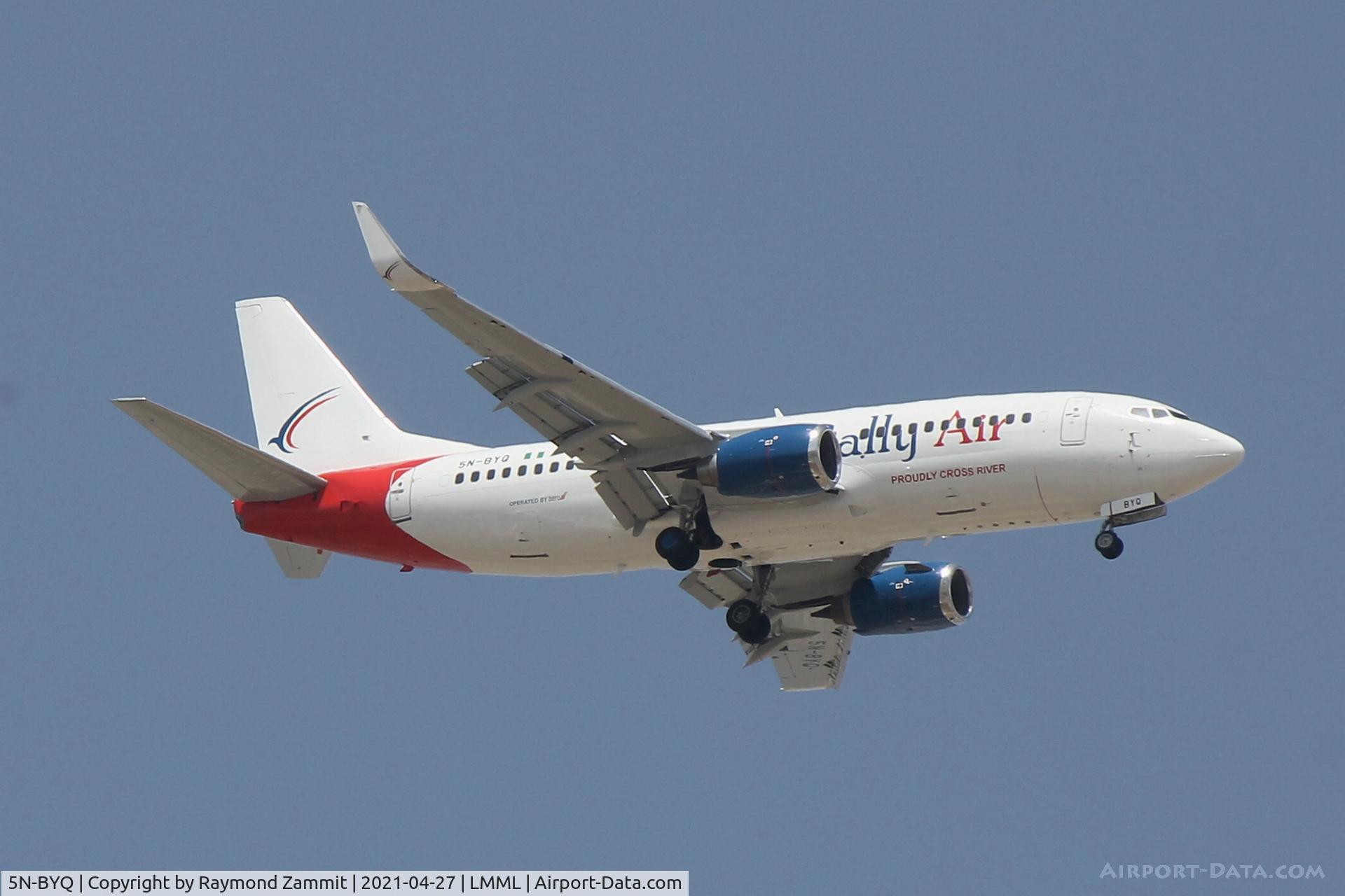 5N-BYQ, 1999 Boeing 737-36Q C/N 30334, B737-300 5N-BQY Cally Air