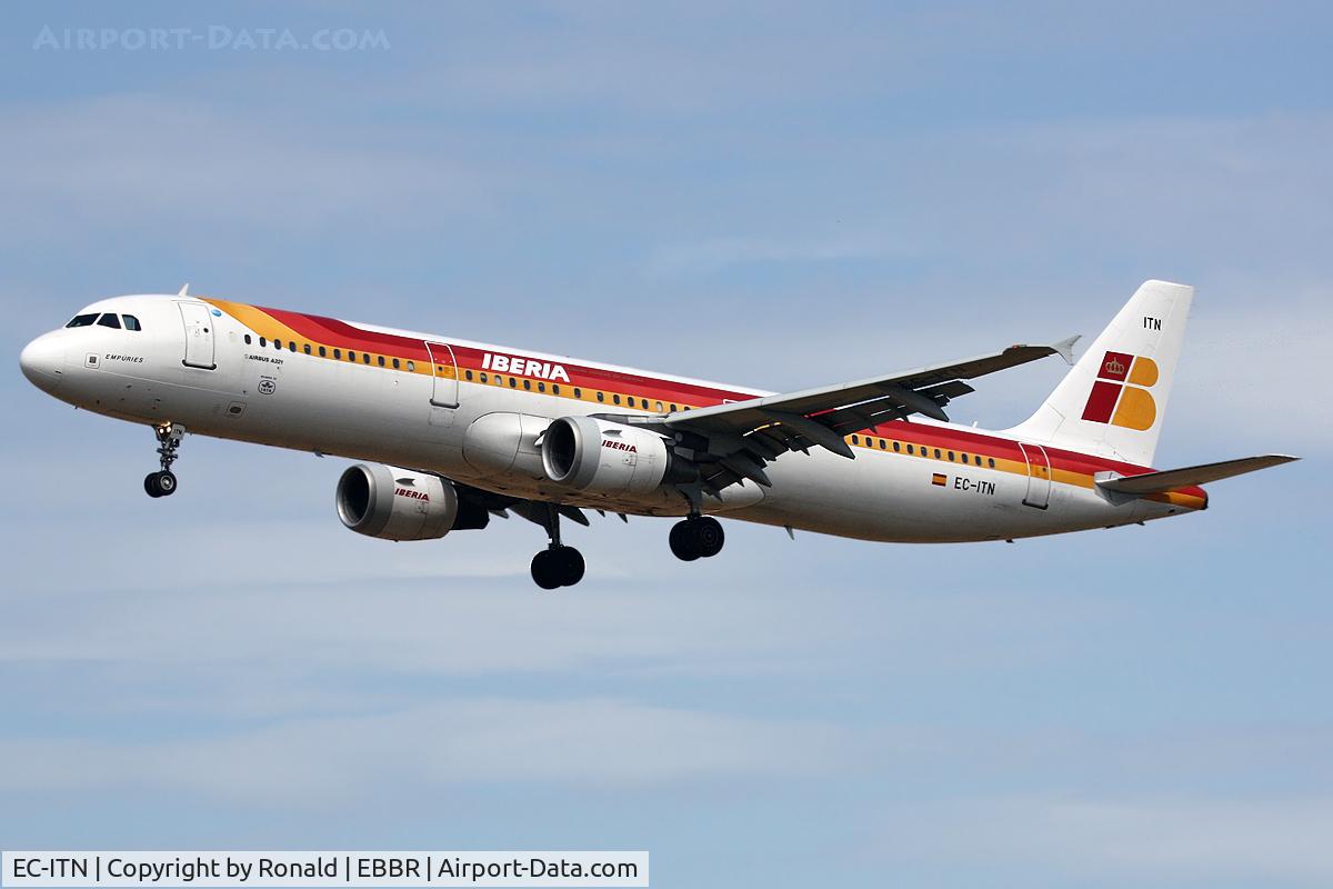 EC-ITN, 2003 Airbus A321-212 C/N 2115, at bru