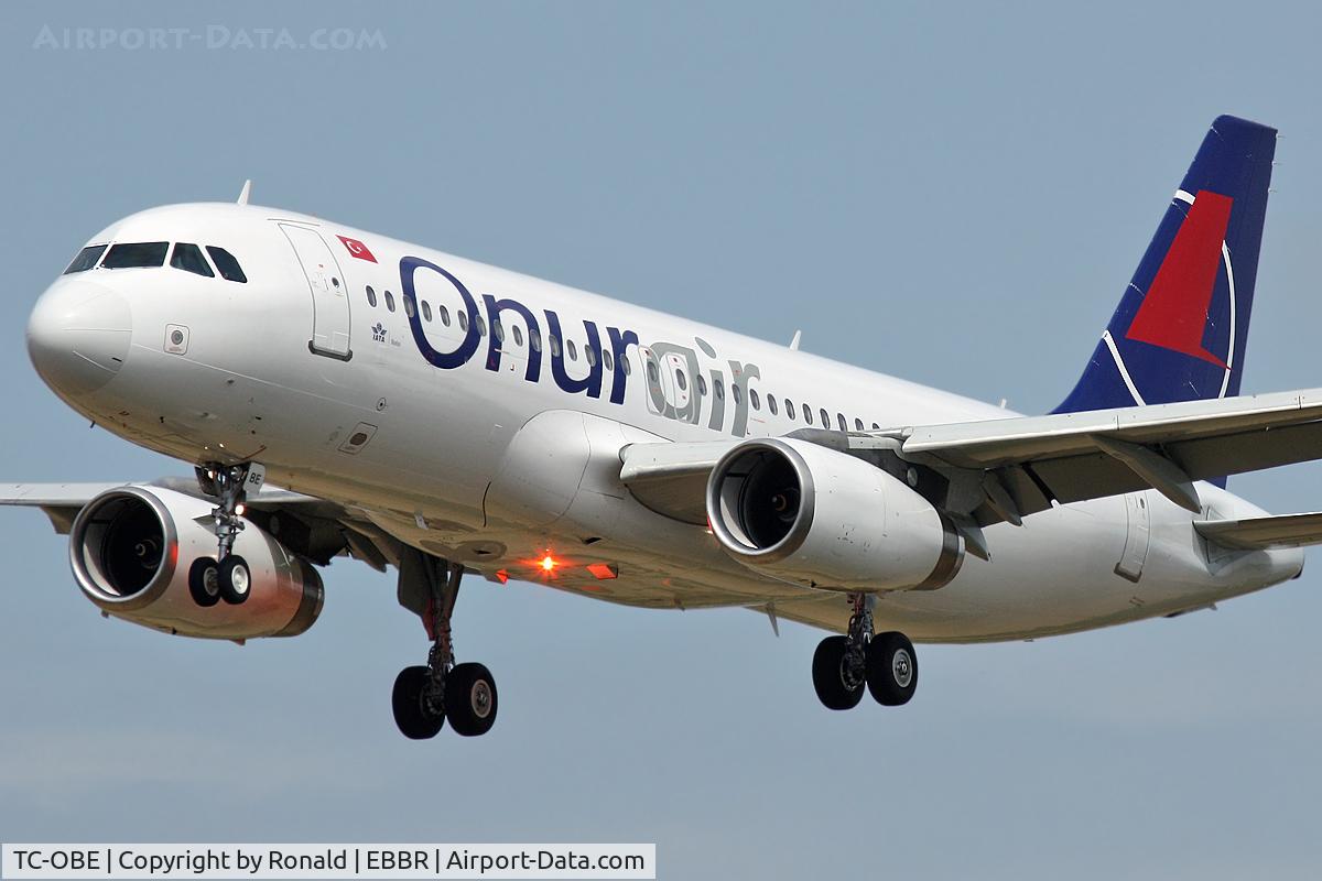 TC-OBE, 1995 Airbus A320-232 C/N 0471, at bru