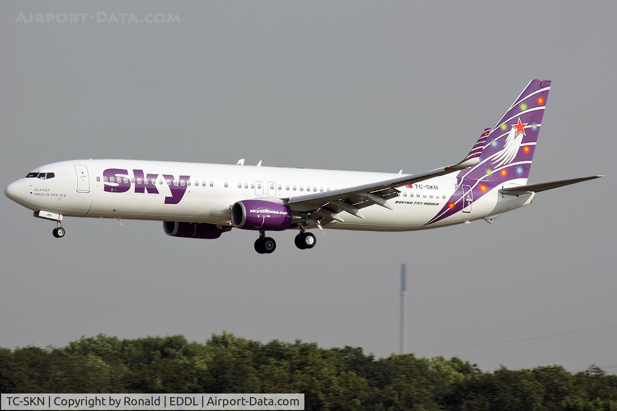 TC-SKN, 2009 Boeing 737-94X/ER C/N 36086, at dus