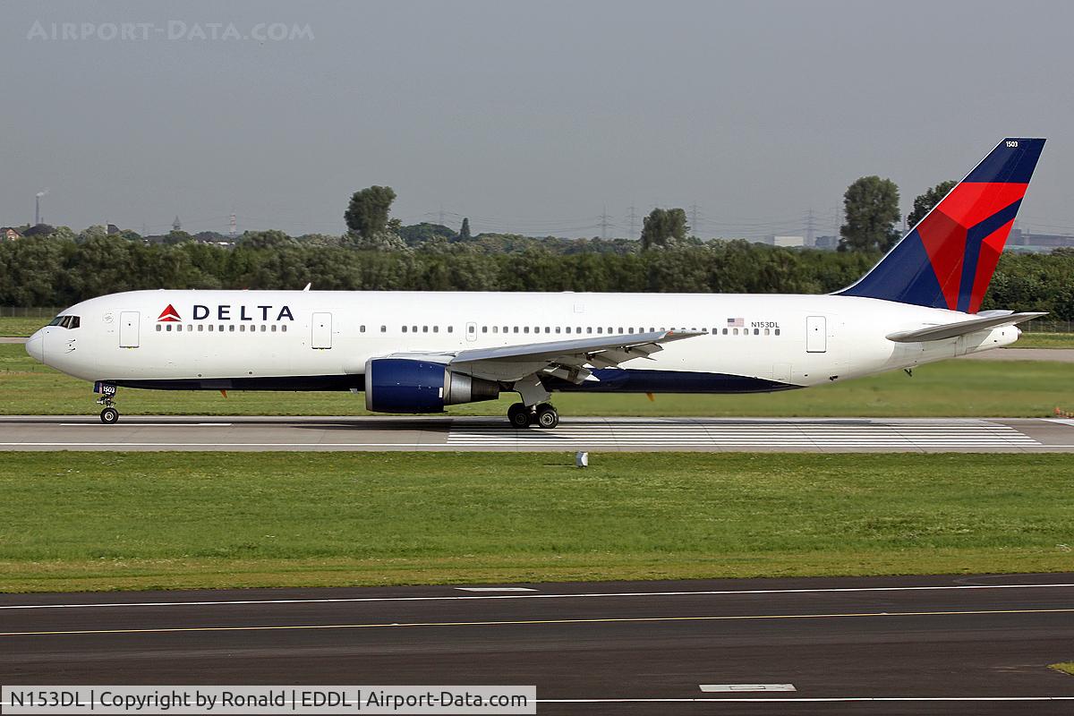 N153DL, 1990 Boeing 767-3P6 C/N 24985, at dus