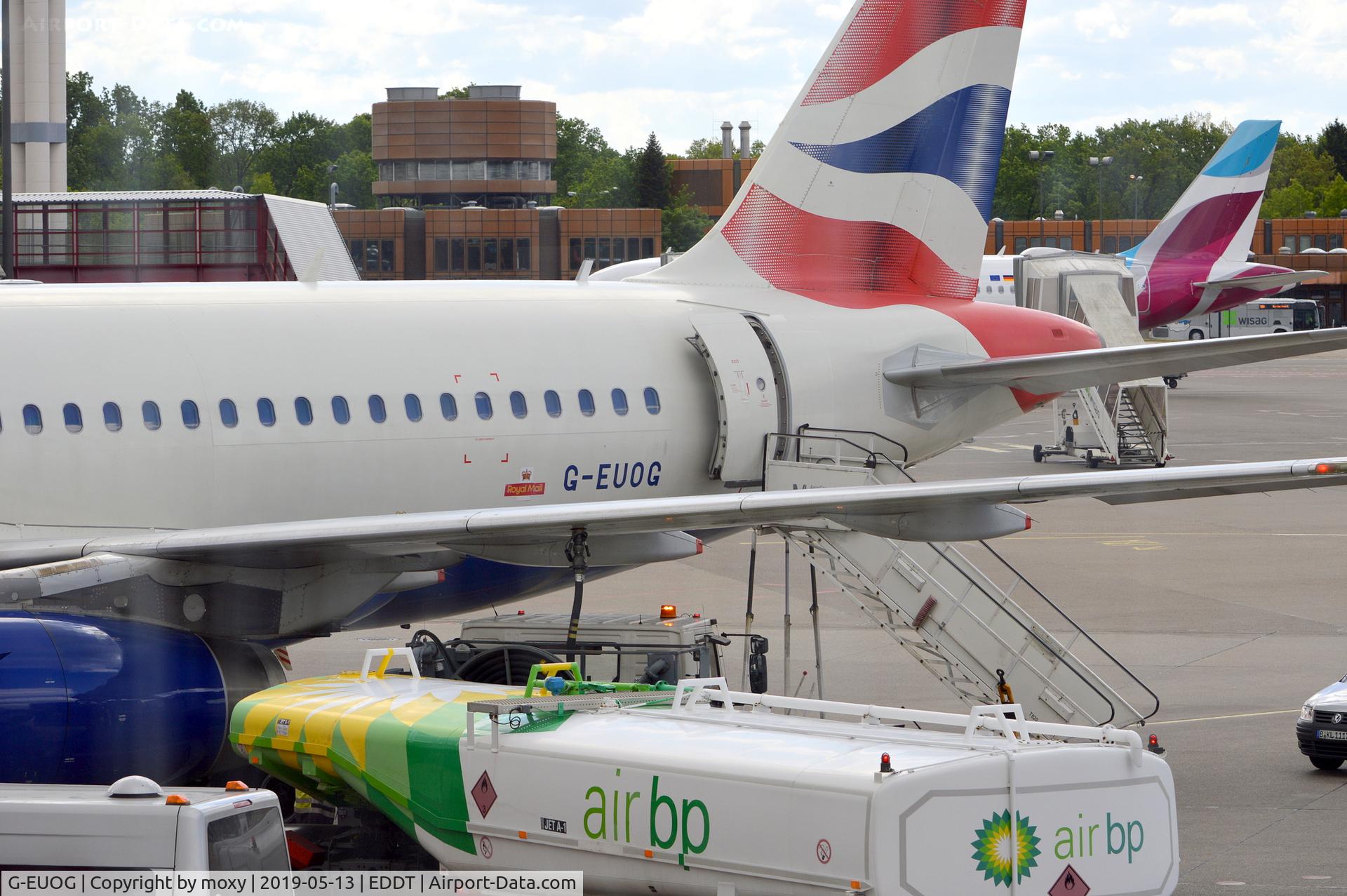 G-EUOG, 2001 Airbus A319-131 C/N 1594, Airbus A319-131 on the ramp at Berlin Tegel.