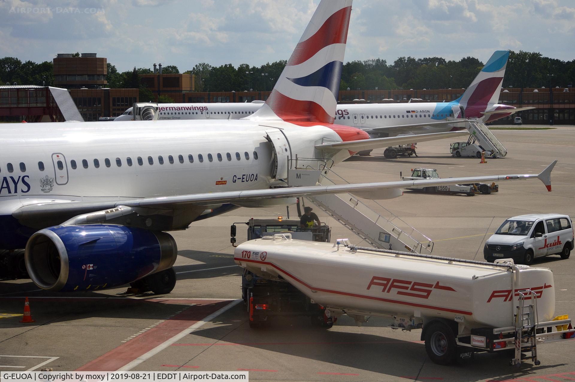 G-EUOA, 2001 Airbus A319-131 C/N 1513, Airbus A319-131 on the ramp at Berlin Tegel.