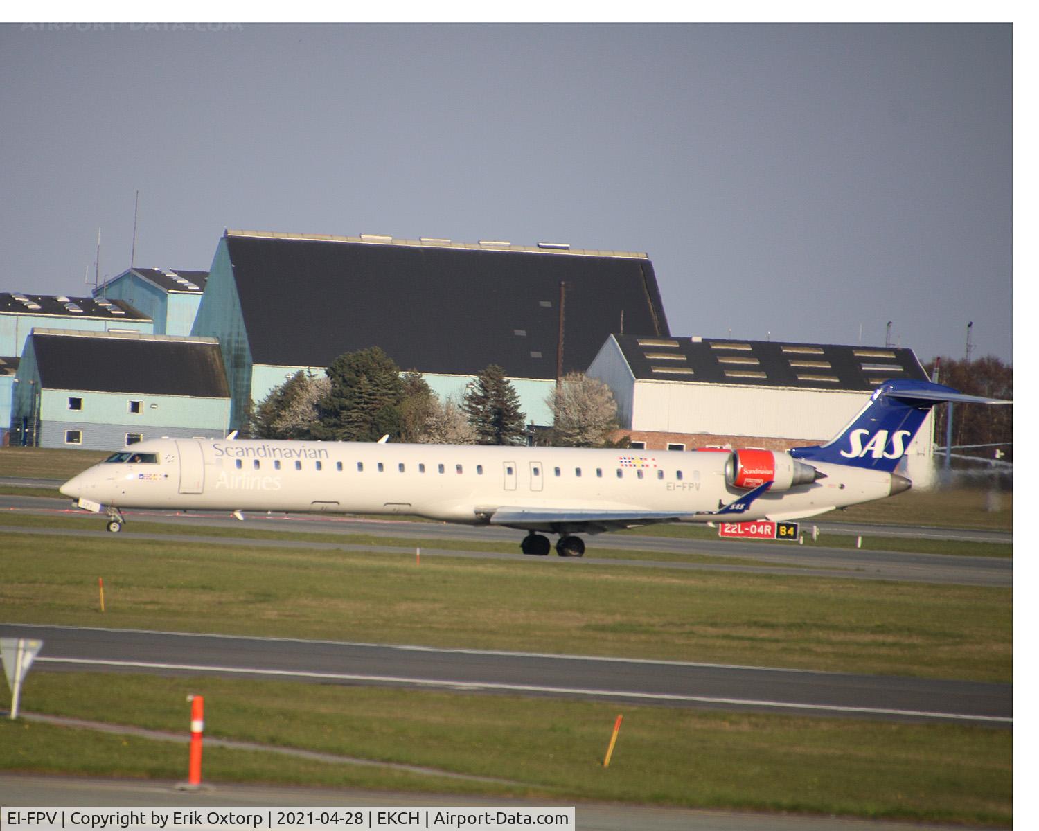 EI-FPV, 2017 Bombardier CRJ-900LR (CL-600-2D24) C/N 15440, EI-FPV taxi to the gate after landing rw 22L