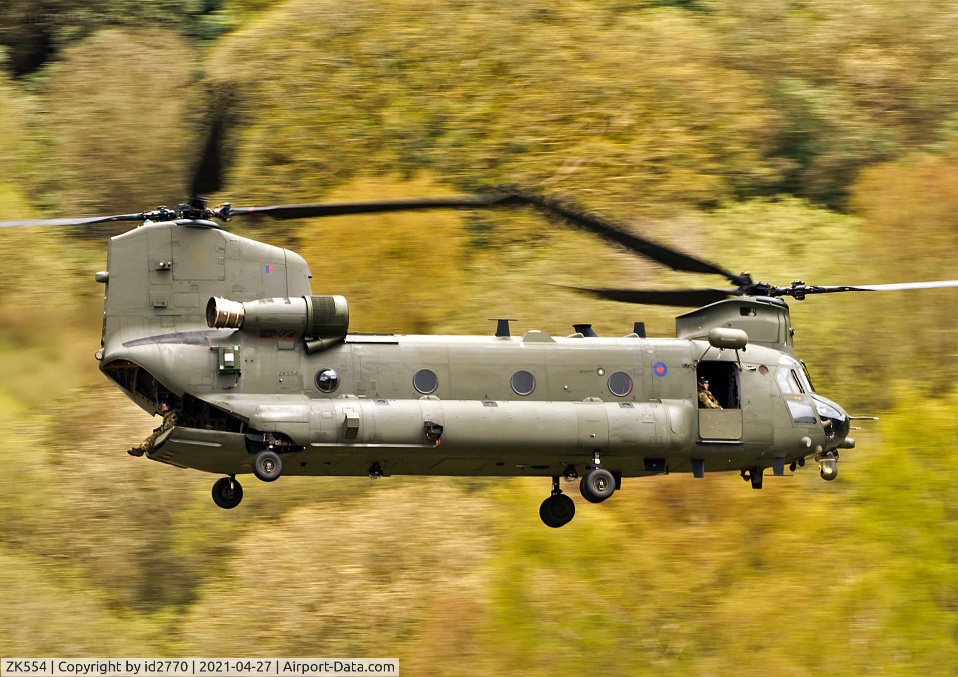 ZK554, 2013 Boeing Chinook HC.6 C/N M7705, Low Level in Wales