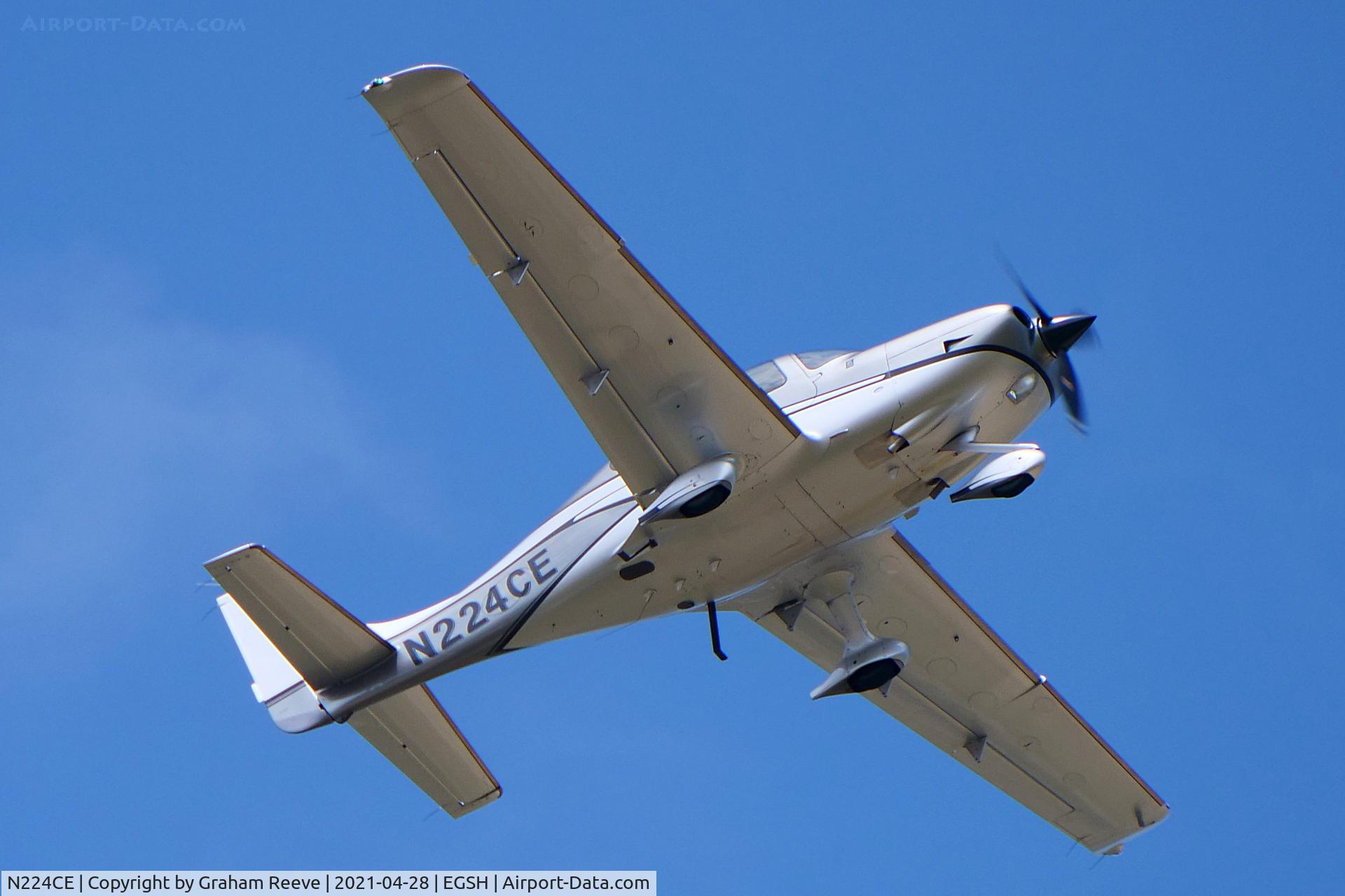 N224CE, 2016 Cirrus SR22 G5 C/N 4396, Departing from Norwich.