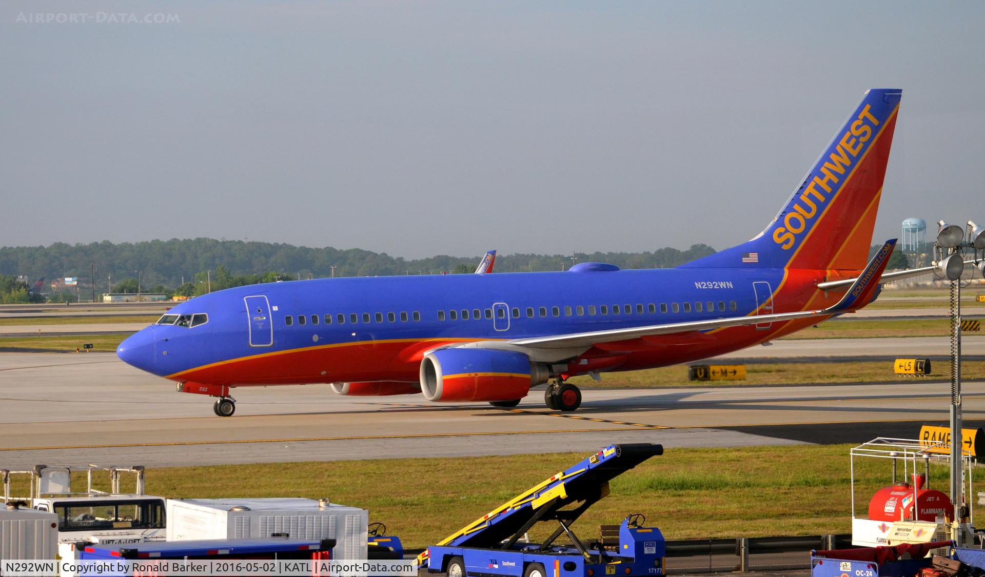 N292WN, 2007 Boeing 737-7H4 C/N 32538, Taxi Atlanta