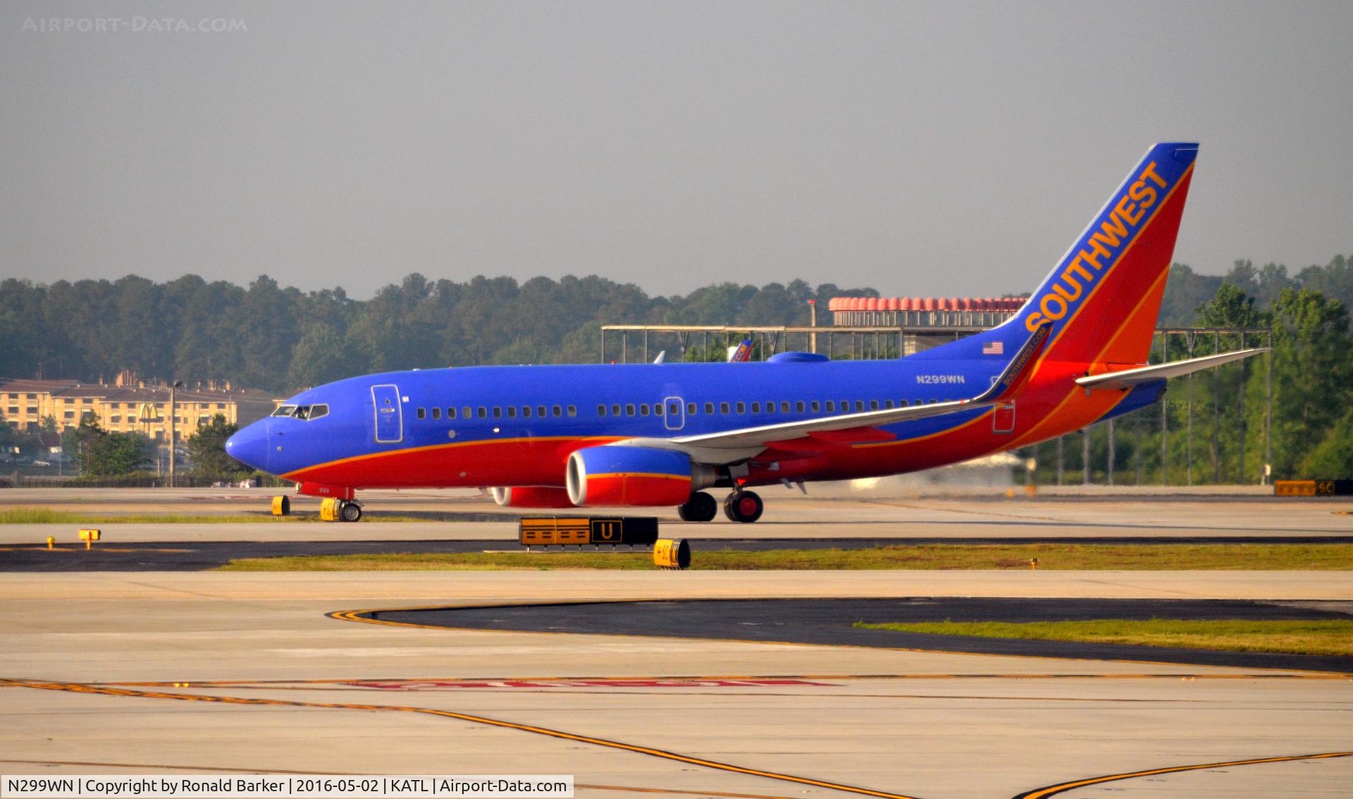 N299WN, 2007 Boeing 737-7H4 C/N 36614, Taxi Atlanta