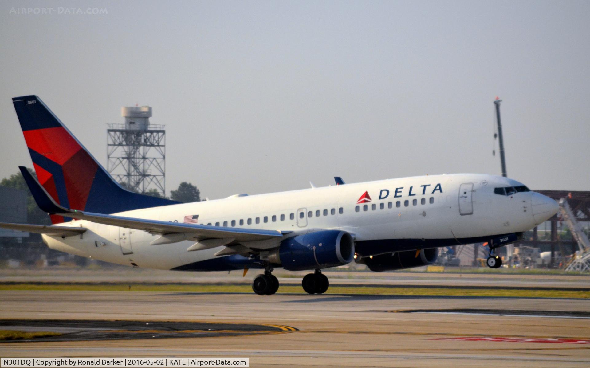 N301DQ, 2008 Boeing 737-732 C/N 29687, Takeoff Atlanta