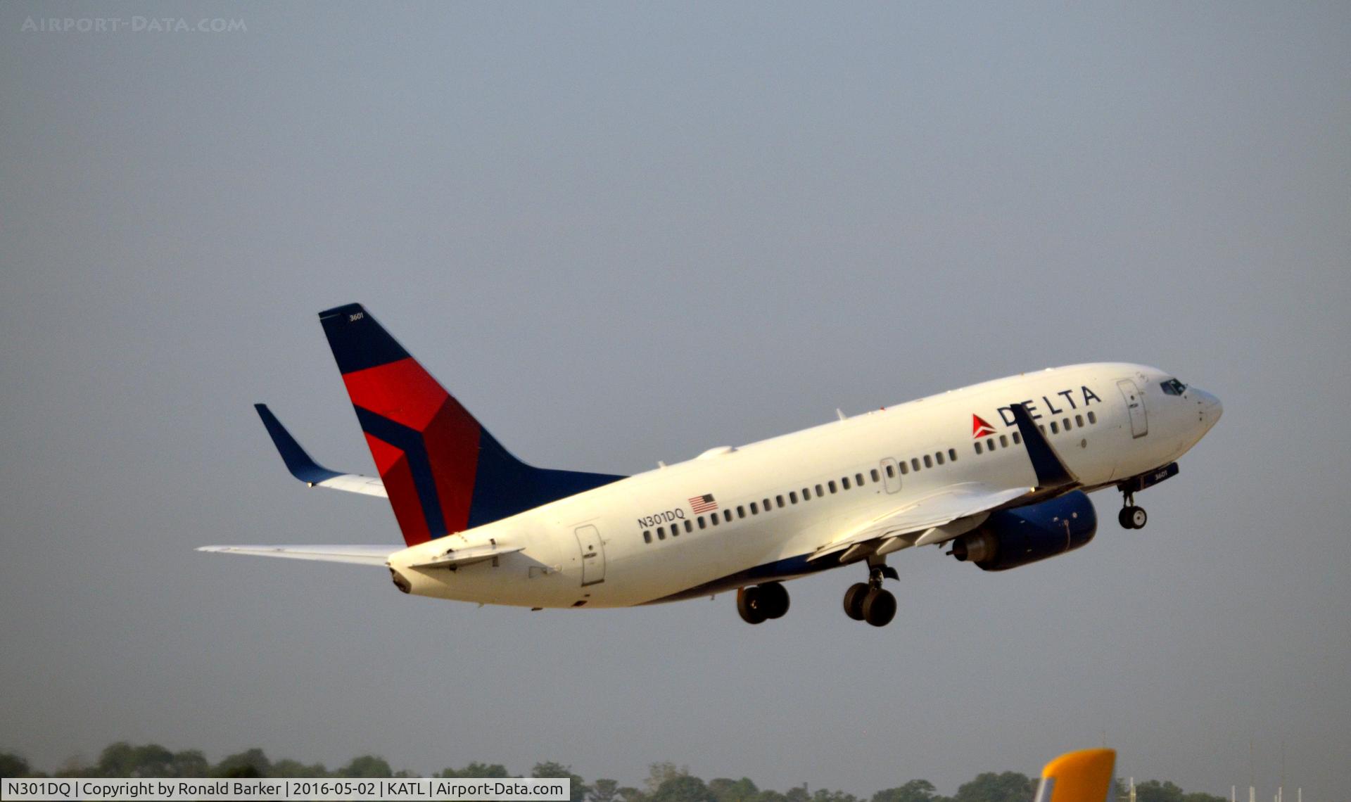 N301DQ, 2008 Boeing 737-732 C/N 29687, Takeoff Atlanta