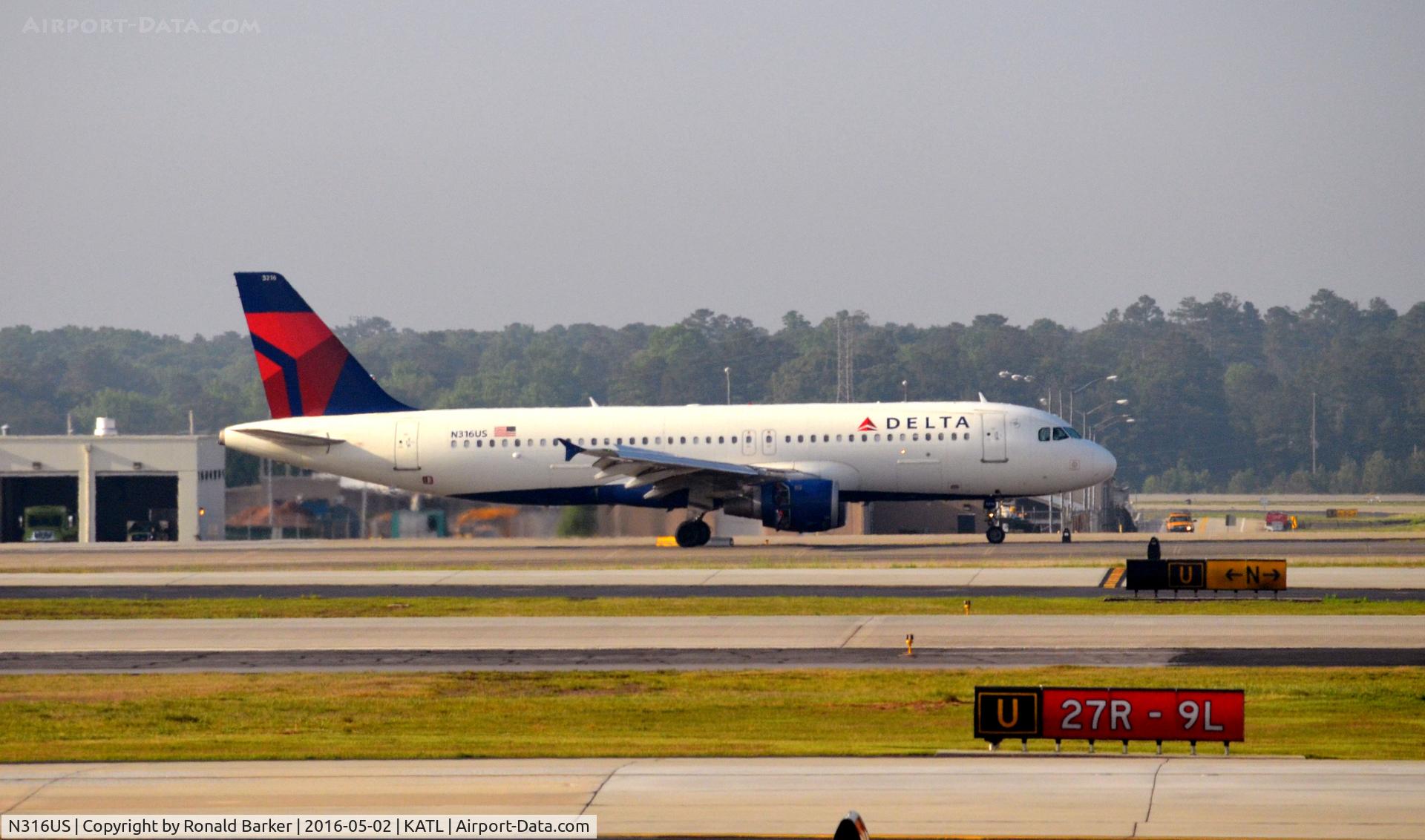N316US, 1991 Airbus A320-211 C/N 192, Taxi Atlanta