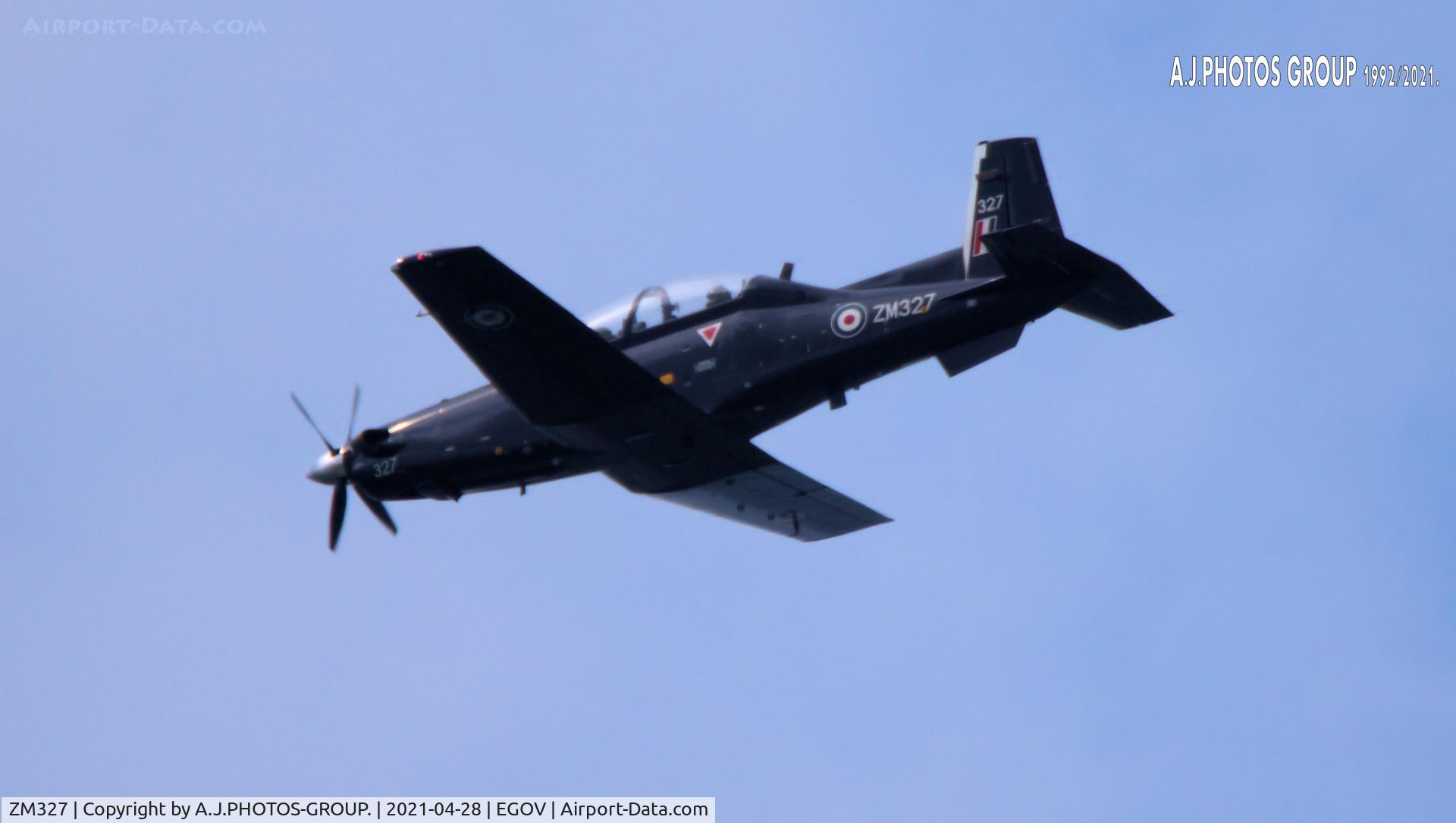 ZM327, 2018 Beechcraft T-6C Texan T.1 C/N PM-125, just over shooting RAF VALLEY